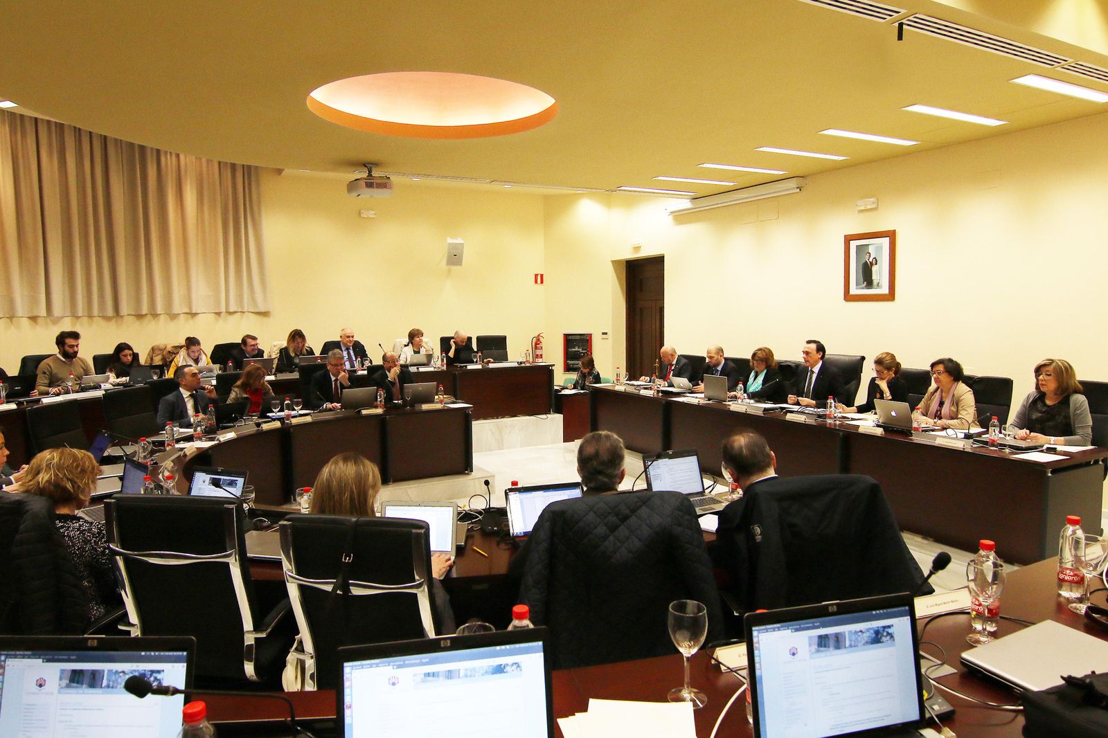 Un momento del consejo de gobierno de la UCO, ayer en el Rectorado.