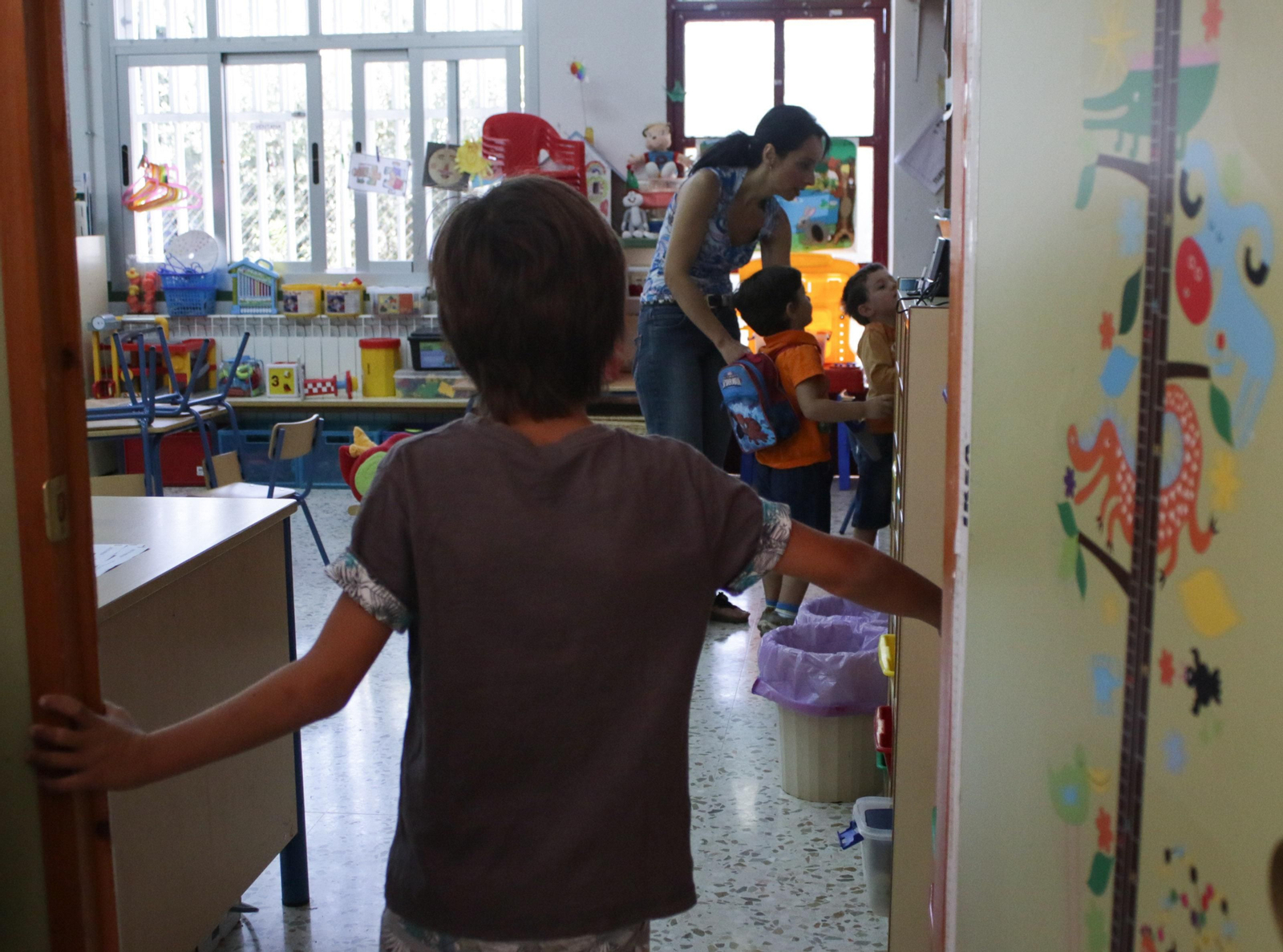 La Consejería ha puesto en marcha la apertura de bolsas para cubrir los puestos.