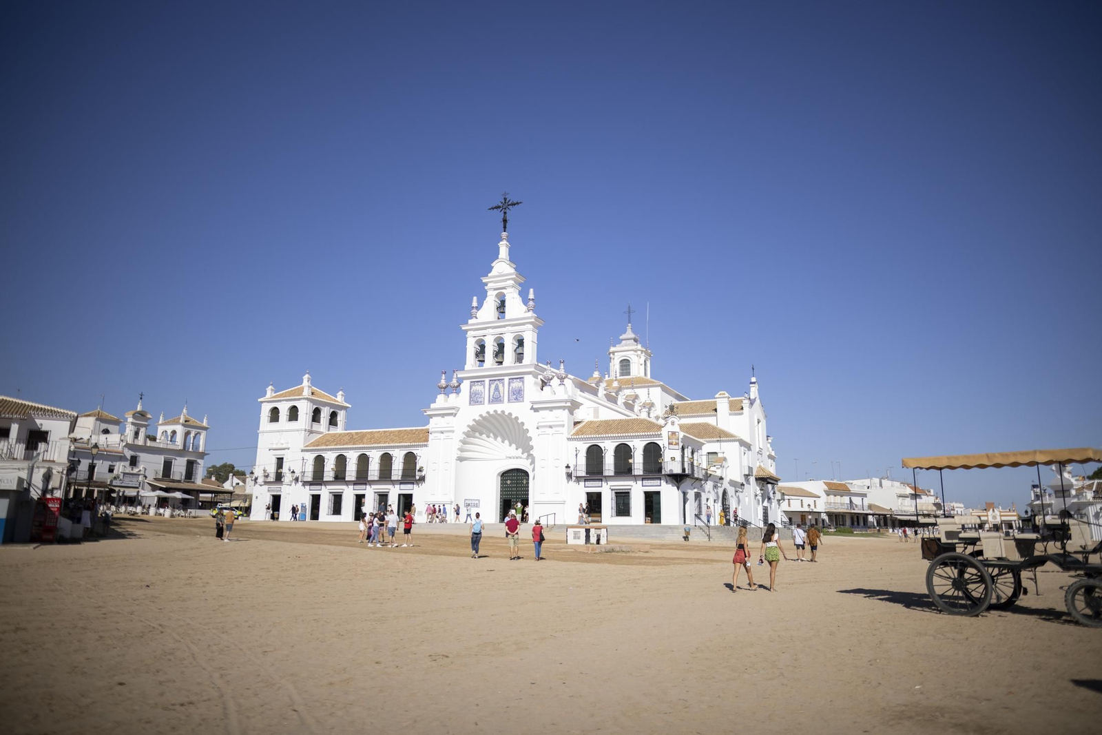 Ambiente del jueves 18 de agosto en la aldea de El Rocío durante el Rocío Chico