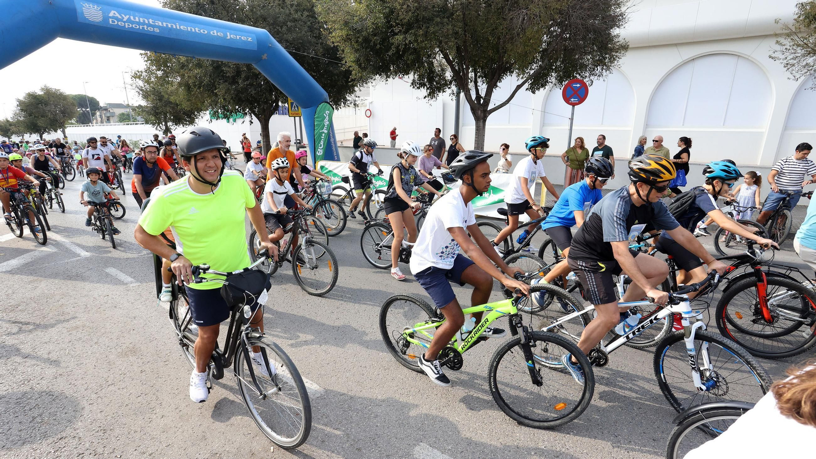 Búscate en el Día de la Bici Amistad por Jerez