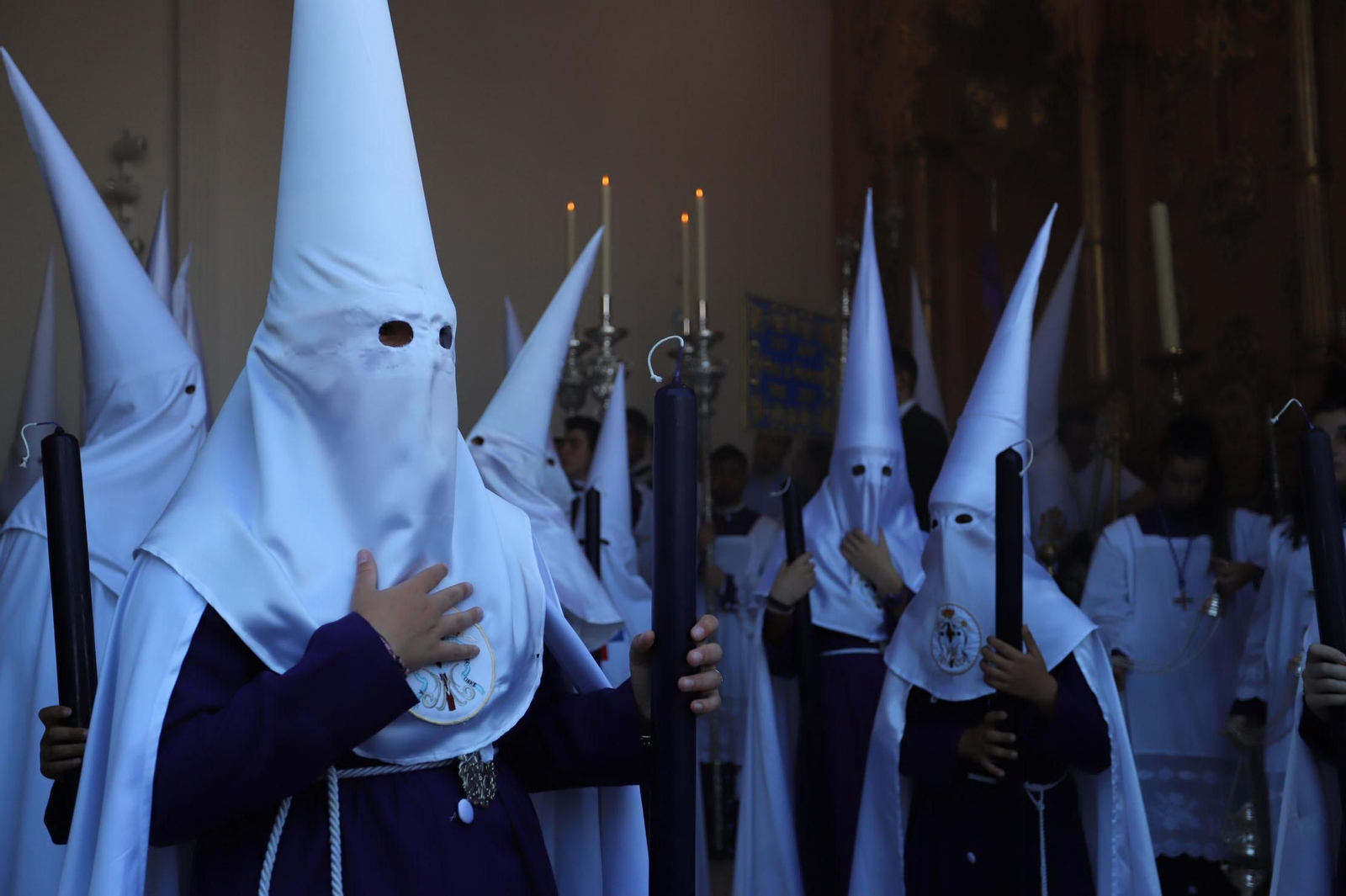 Imágenes del recorrido de la Hermandad del Cristo Cautivo de Huelva