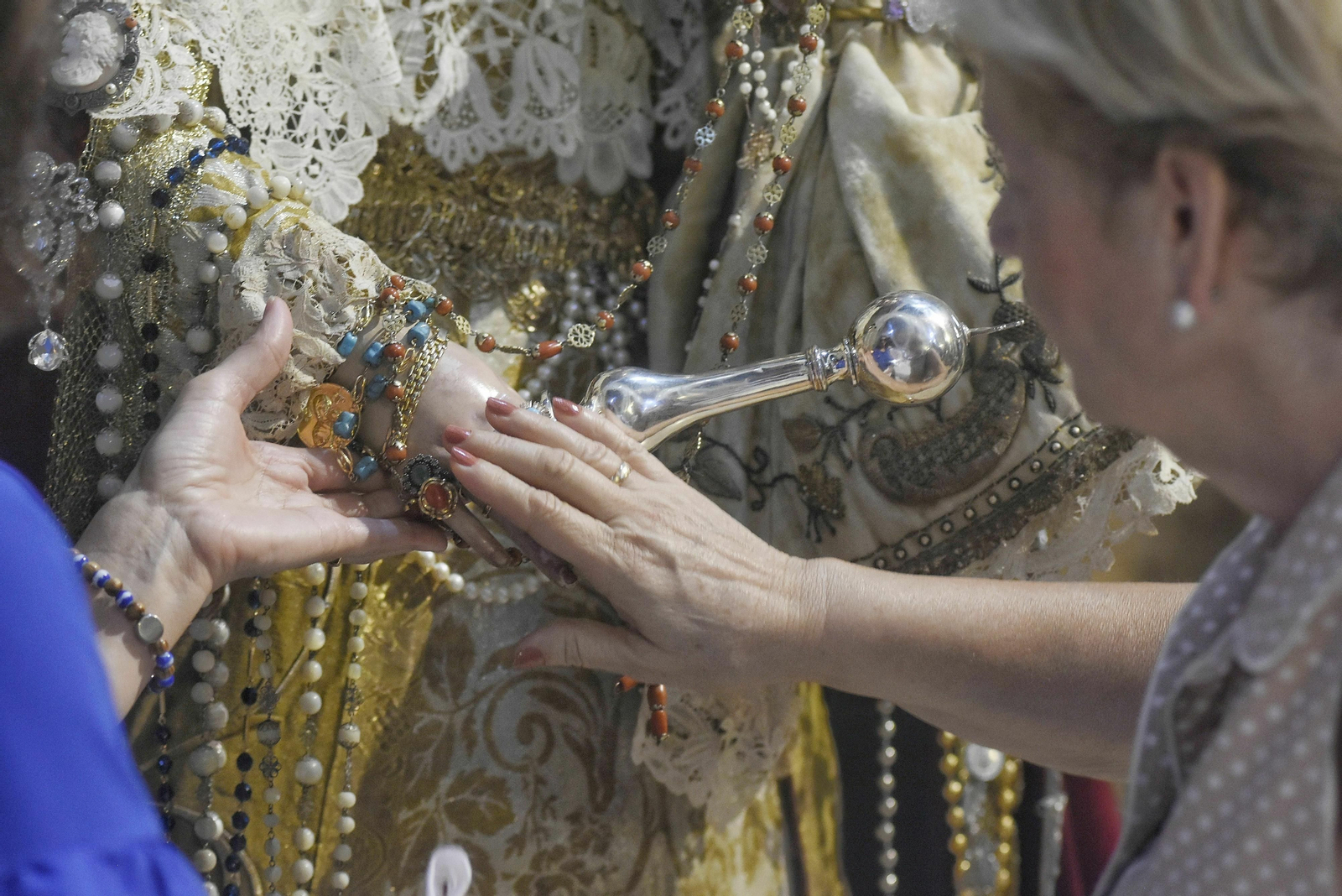 Besamanos a la Virgen de los Remedios, en imágenes