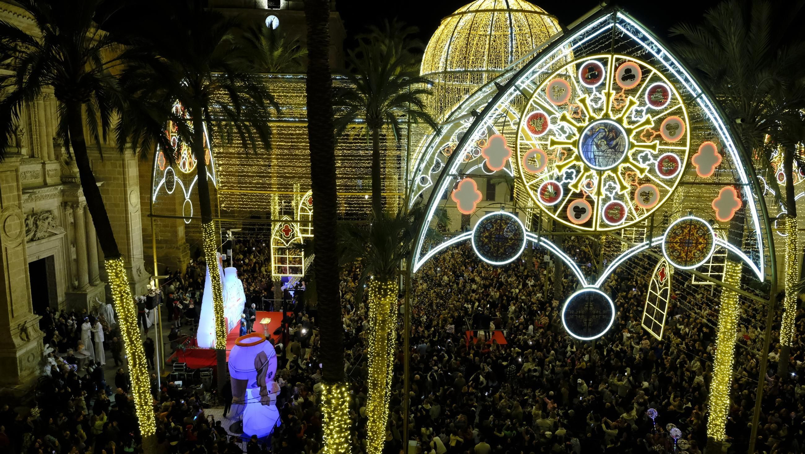 Las mejores imágenes del encendido navideño en Almería