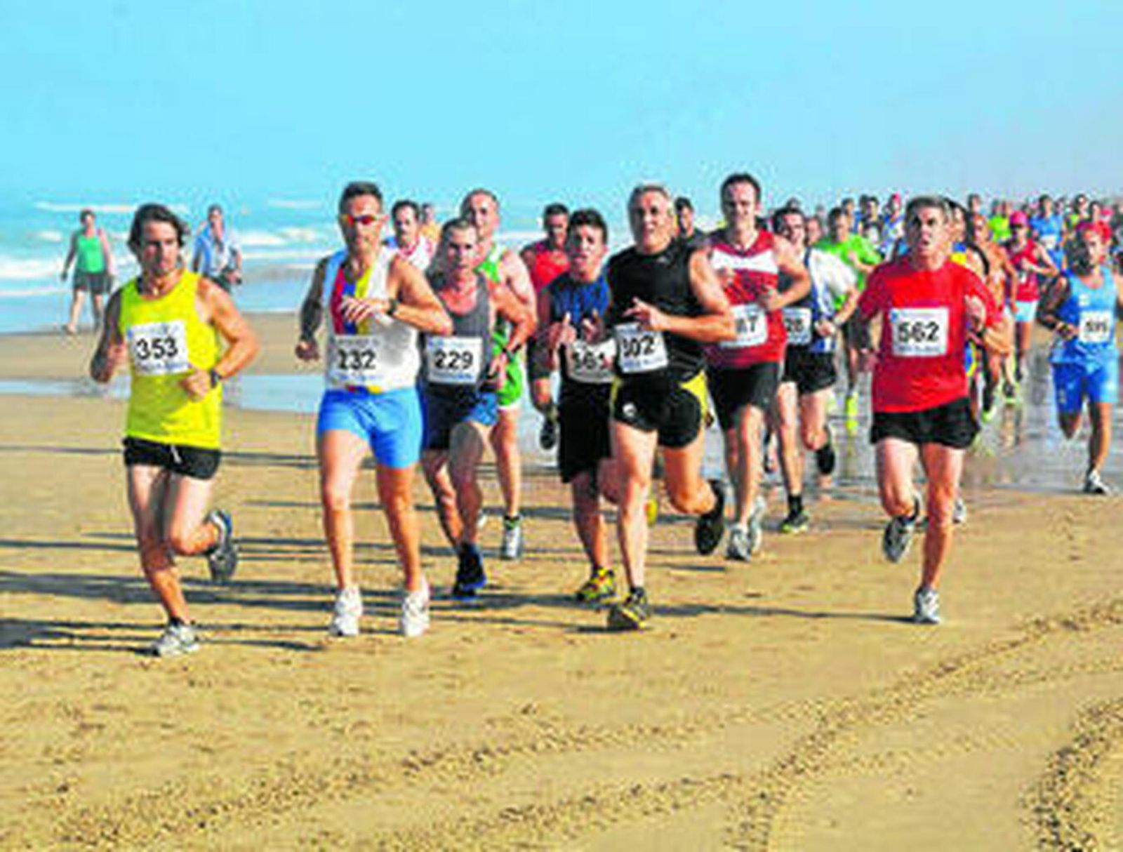 Imagen de una de las ediciones de la Carrera Popular de La Barrosa.
