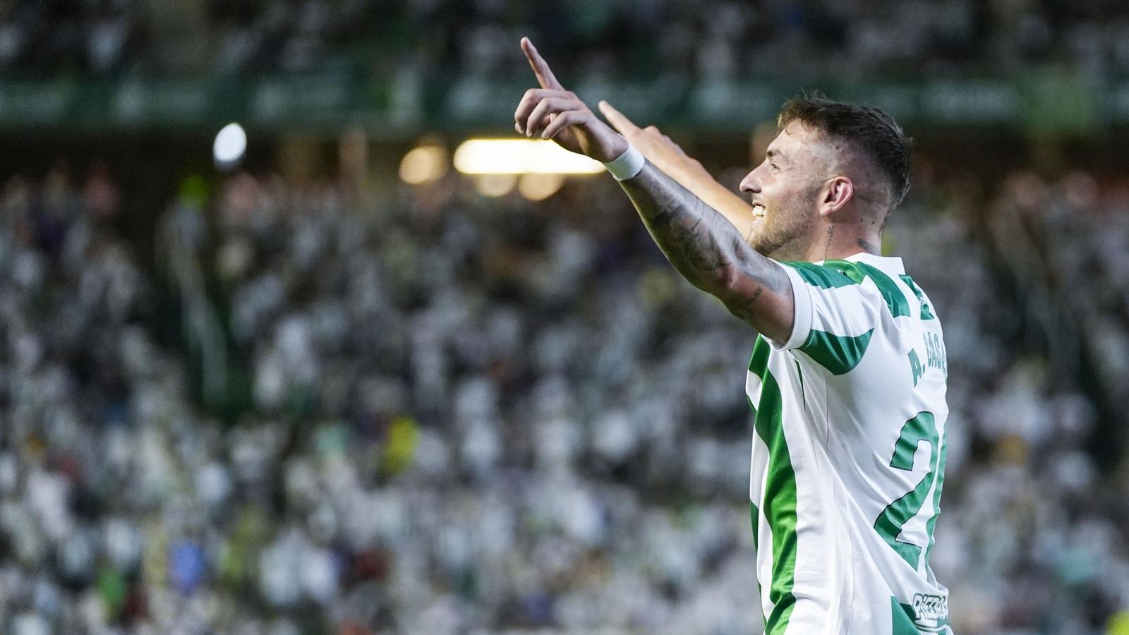 Antonio Casas celebra su primer gol en Segunda División con el Córdoba CF.