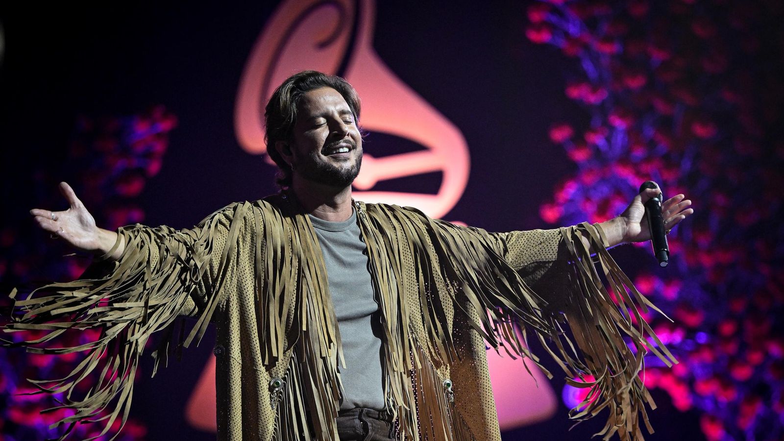 La actuación del artista Manuel Carrasco fue uno de los grandes reclamos de la velada.