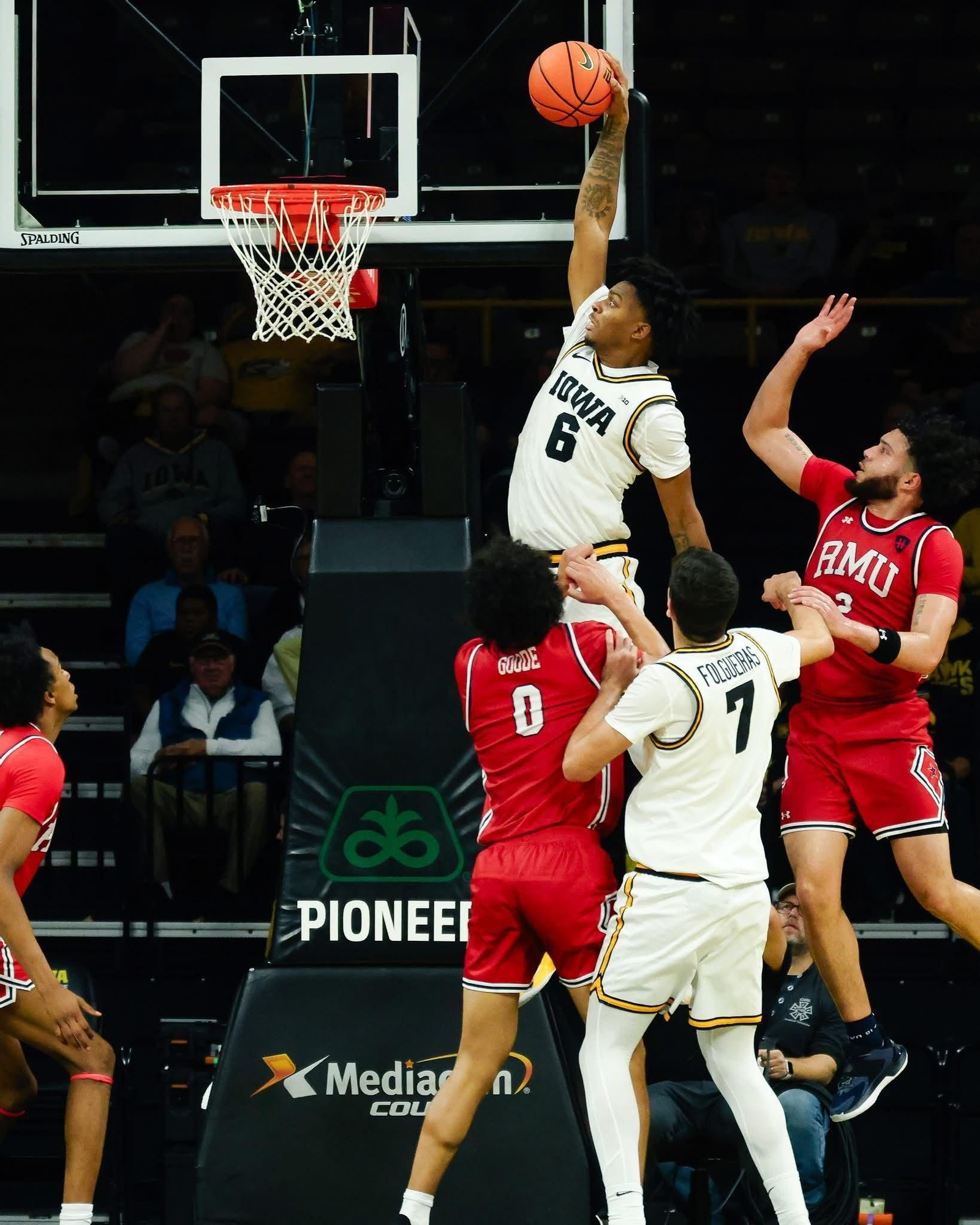 Buen arranque de Álvaro Folgueiras en la NCAA con Iowa