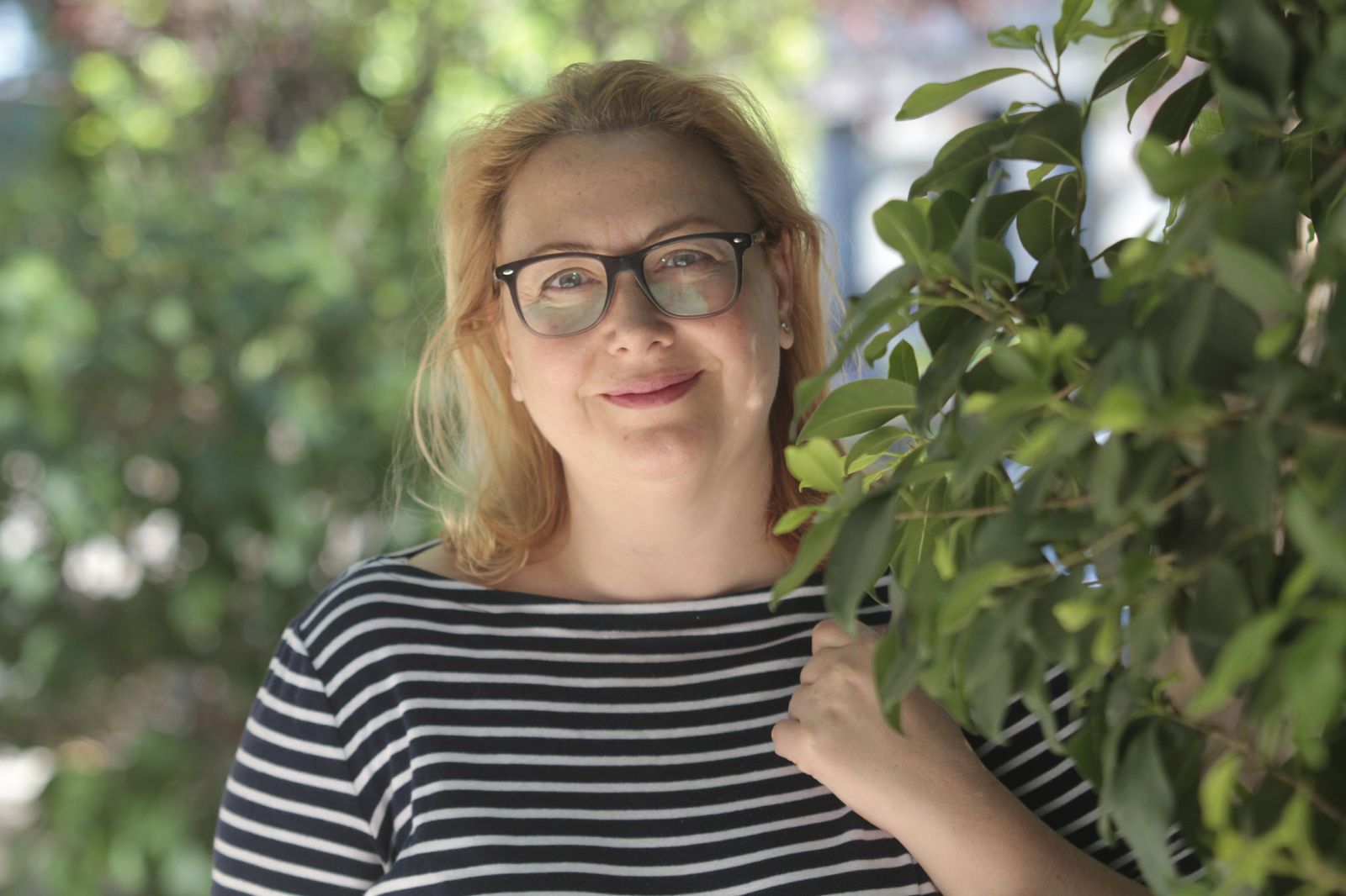 Nieves Hernández, en Sevilla Este, barrio del que fue delegada y donde reside.