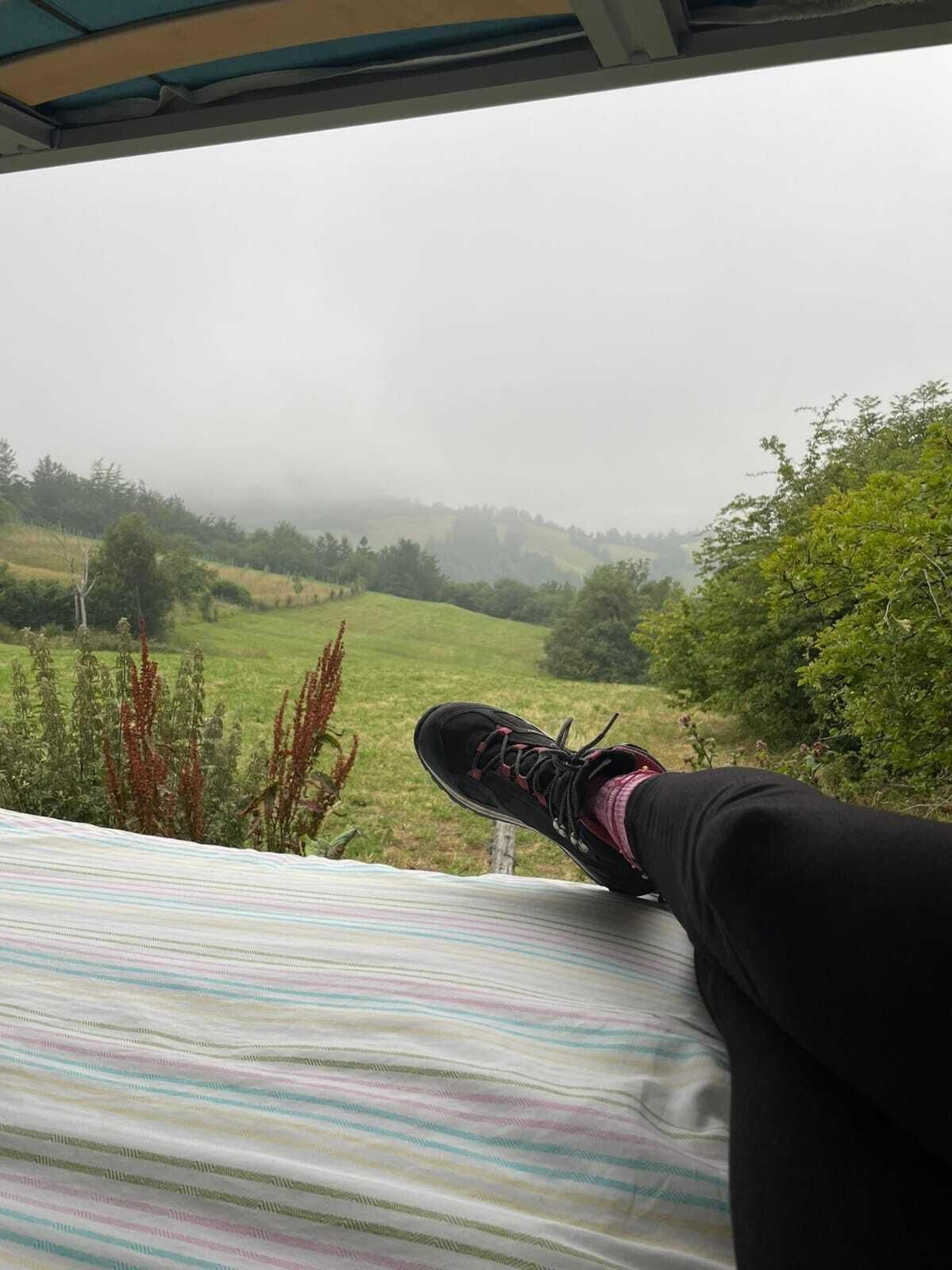 Vistas de la Sierra desde una furgoneta camper
