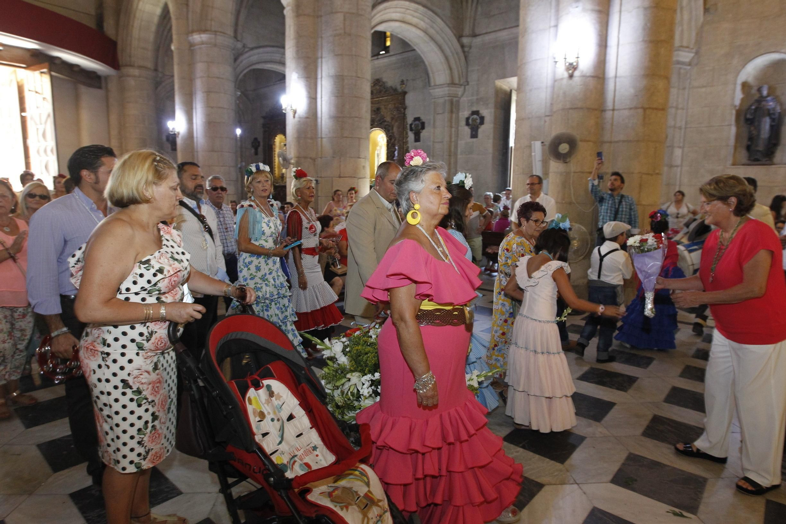 Fotogalería ofrenda floral a la Virgen del Mar. Feria de Almería 2019