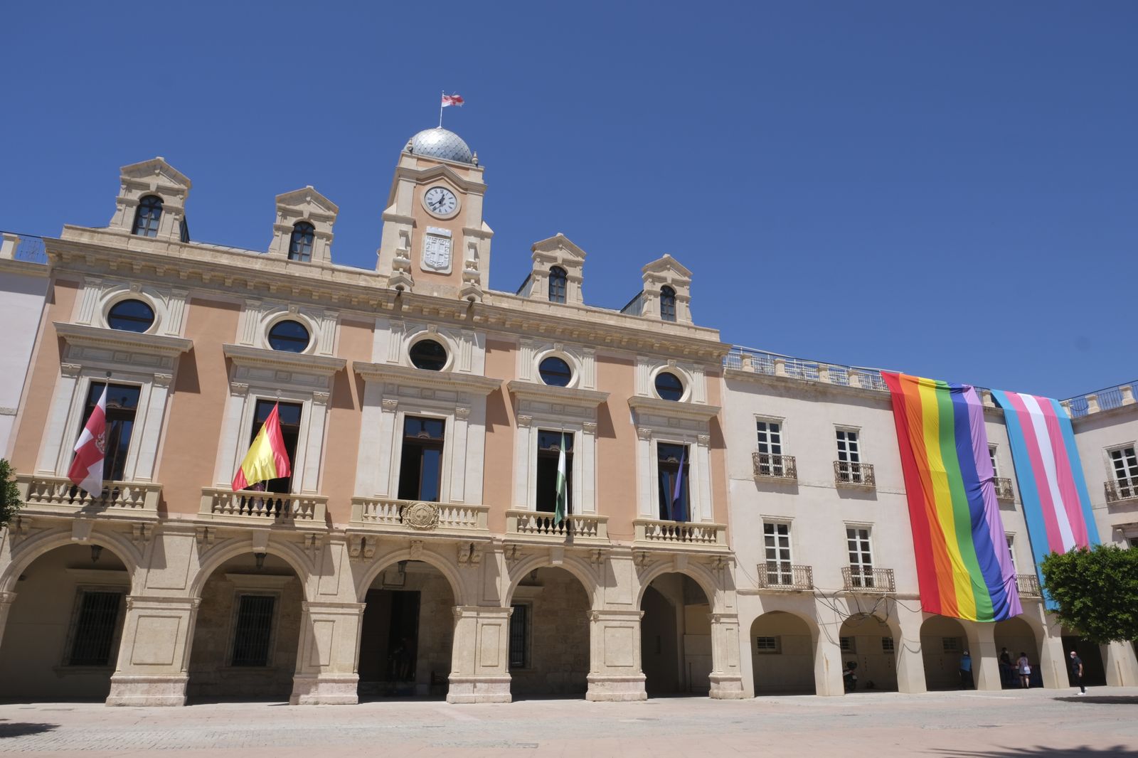 Fotogalería de la firma del convenio de las obras finales del edificio del Ayuntamiento de Almería