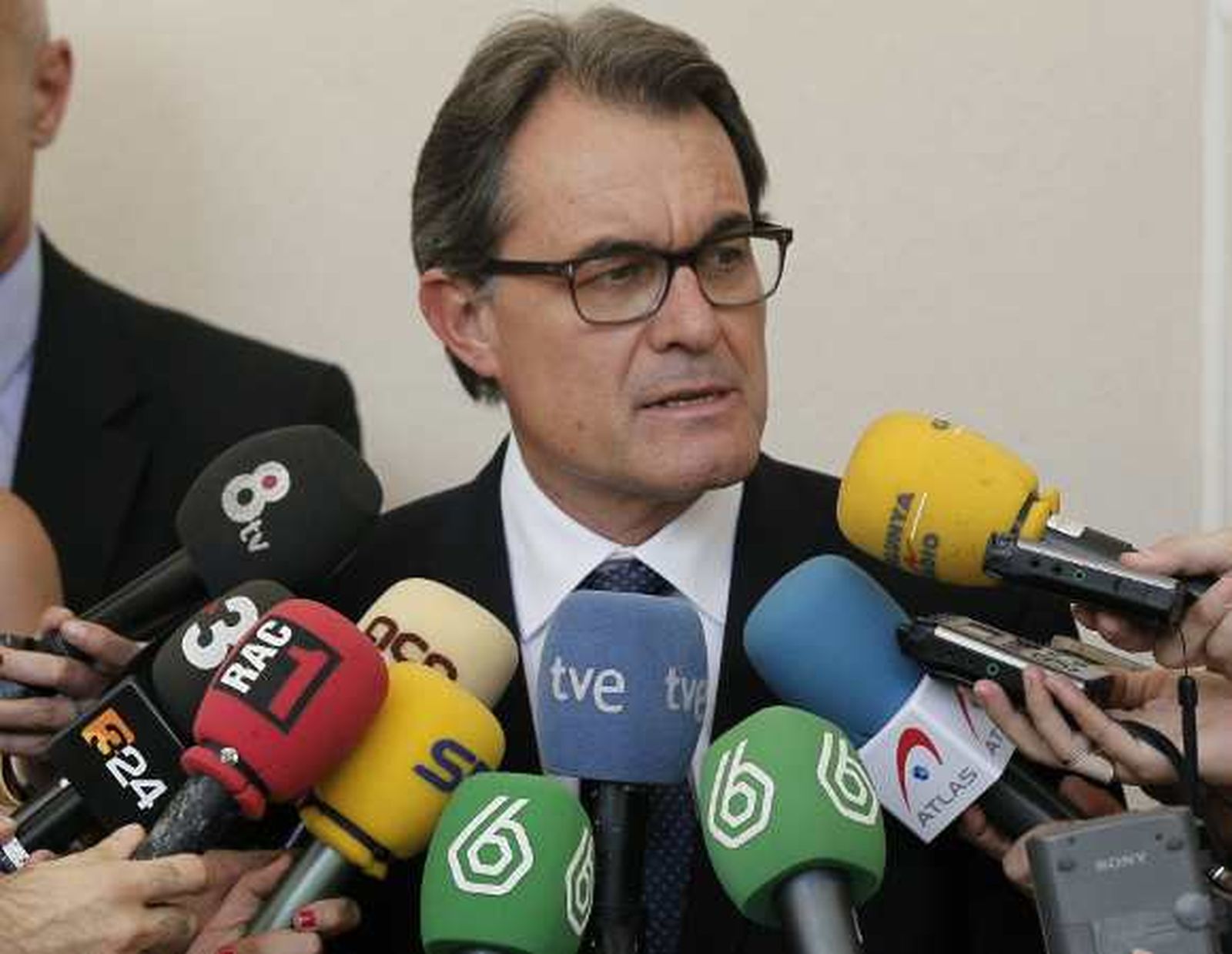 Mas dice que ha pedido una reunión con Rajoy y el Gobierno lo niega