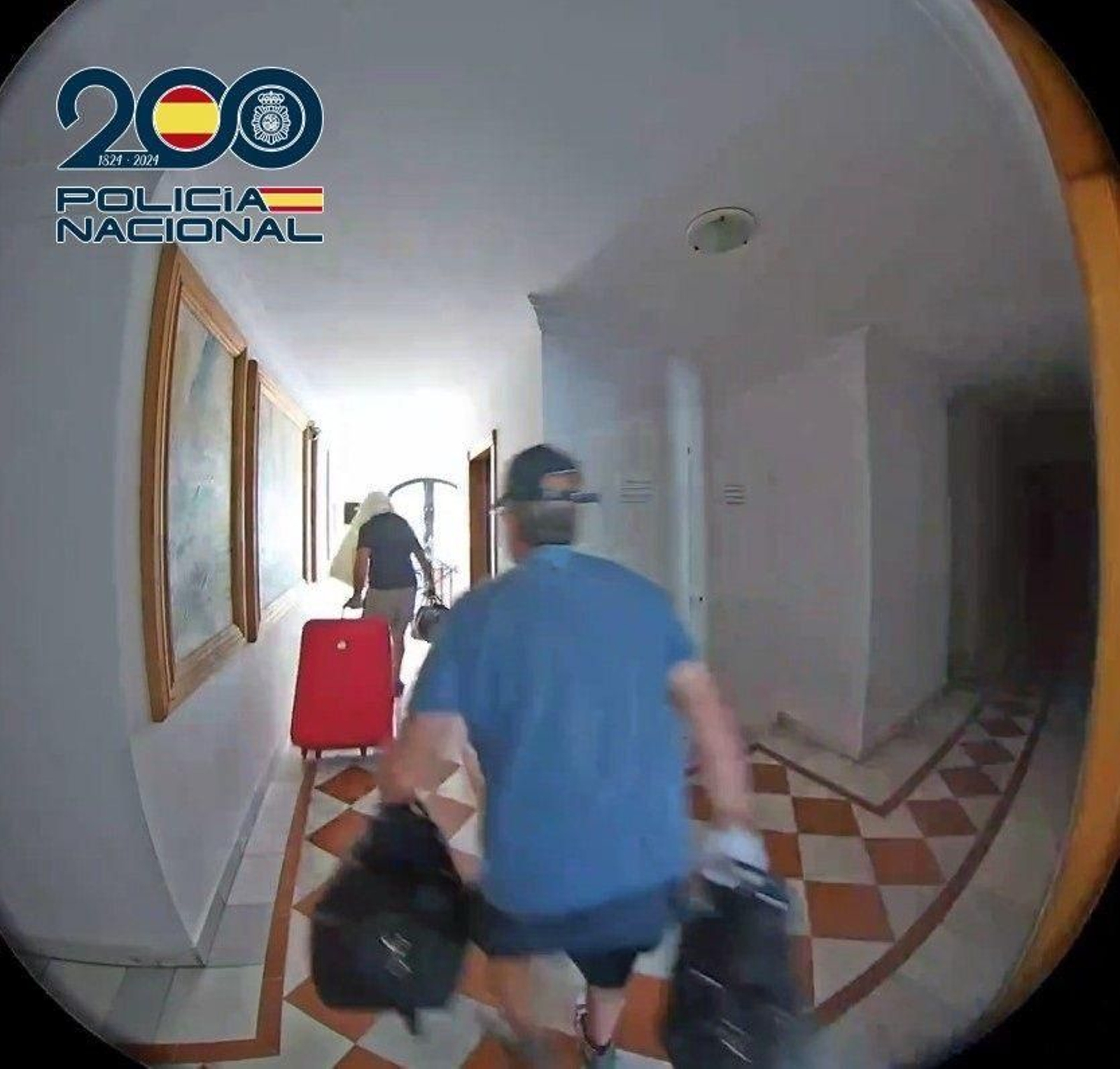 Los detenidos después de uno de sus robos.