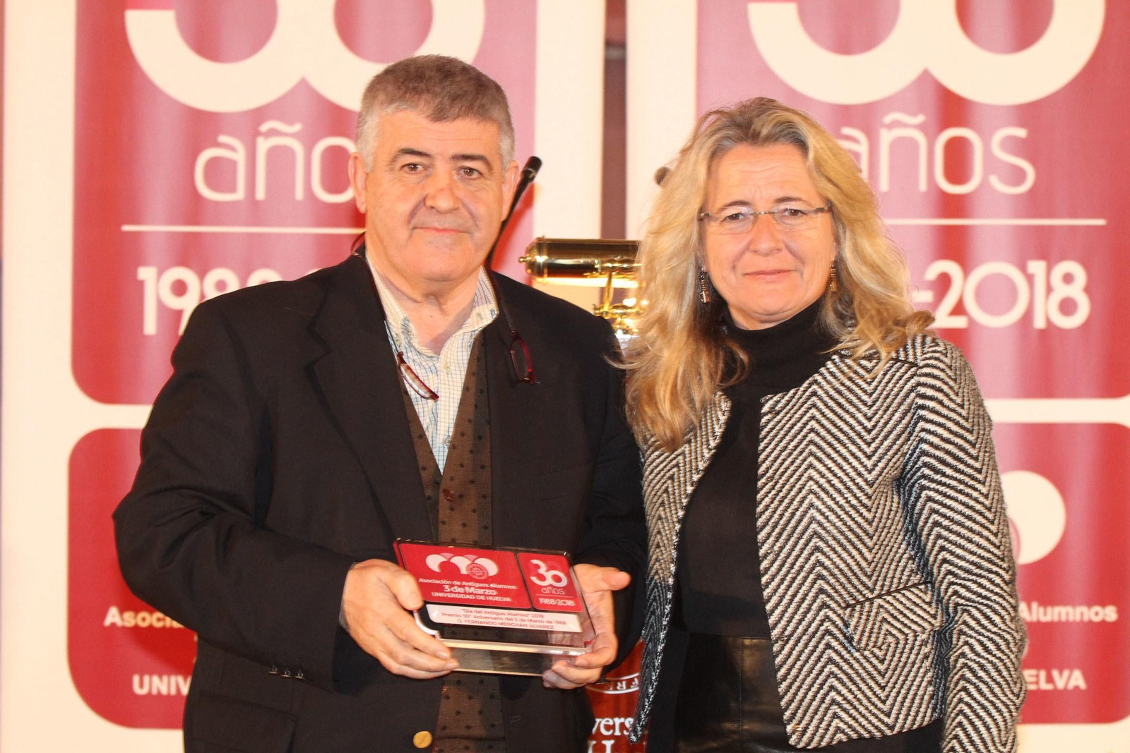 Imágenes de la entrega de premios de la asociación de antiguos alumnos 3 de Marzo en La Merced