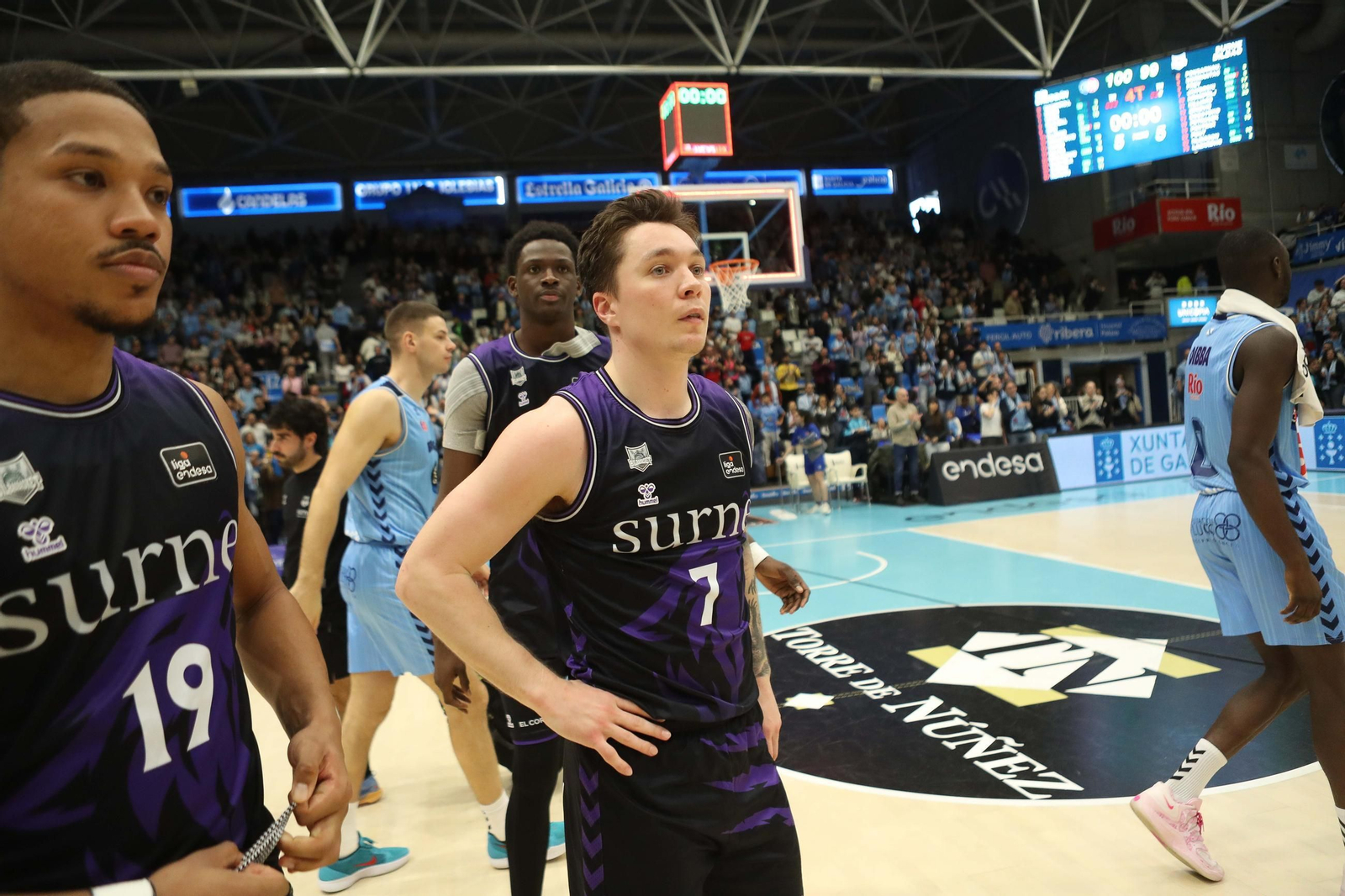 Francis Alonso se sale con 22 puntos ante un buen Melwin Pantzar; Nzosa coge vuelo