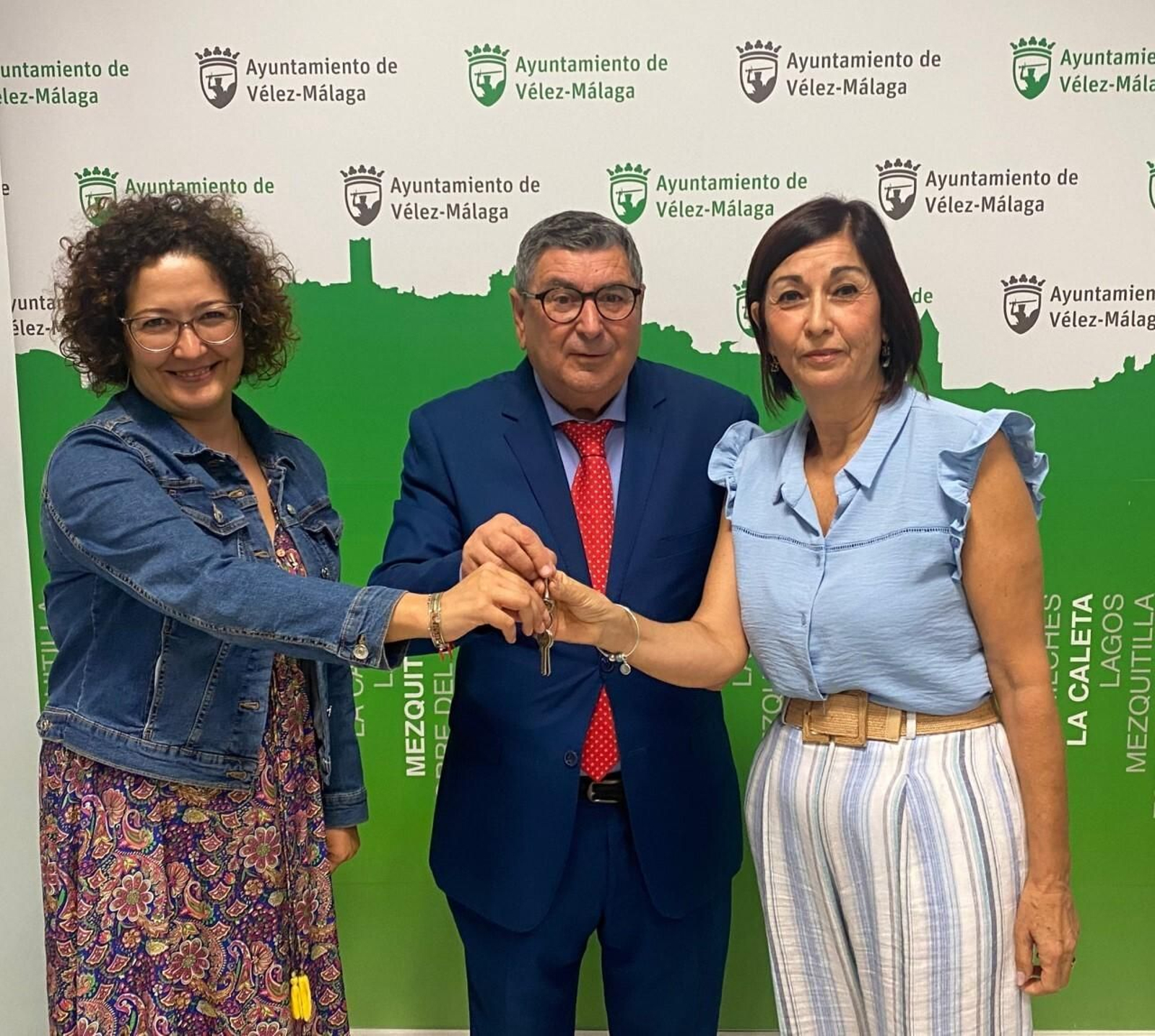 Entrega de llaves de la ermita de San Sebastían al Ayuntamiento de Vélez-Málaga.