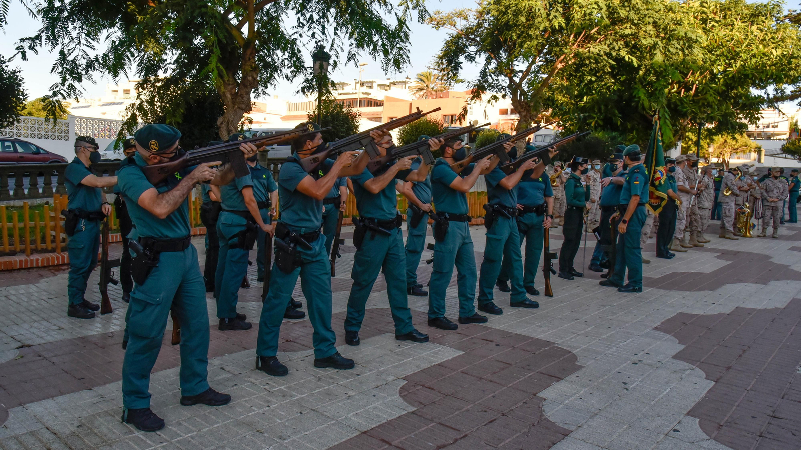 Laa fotos de los ensayos para desfile del Día del Pilar en Tarifa