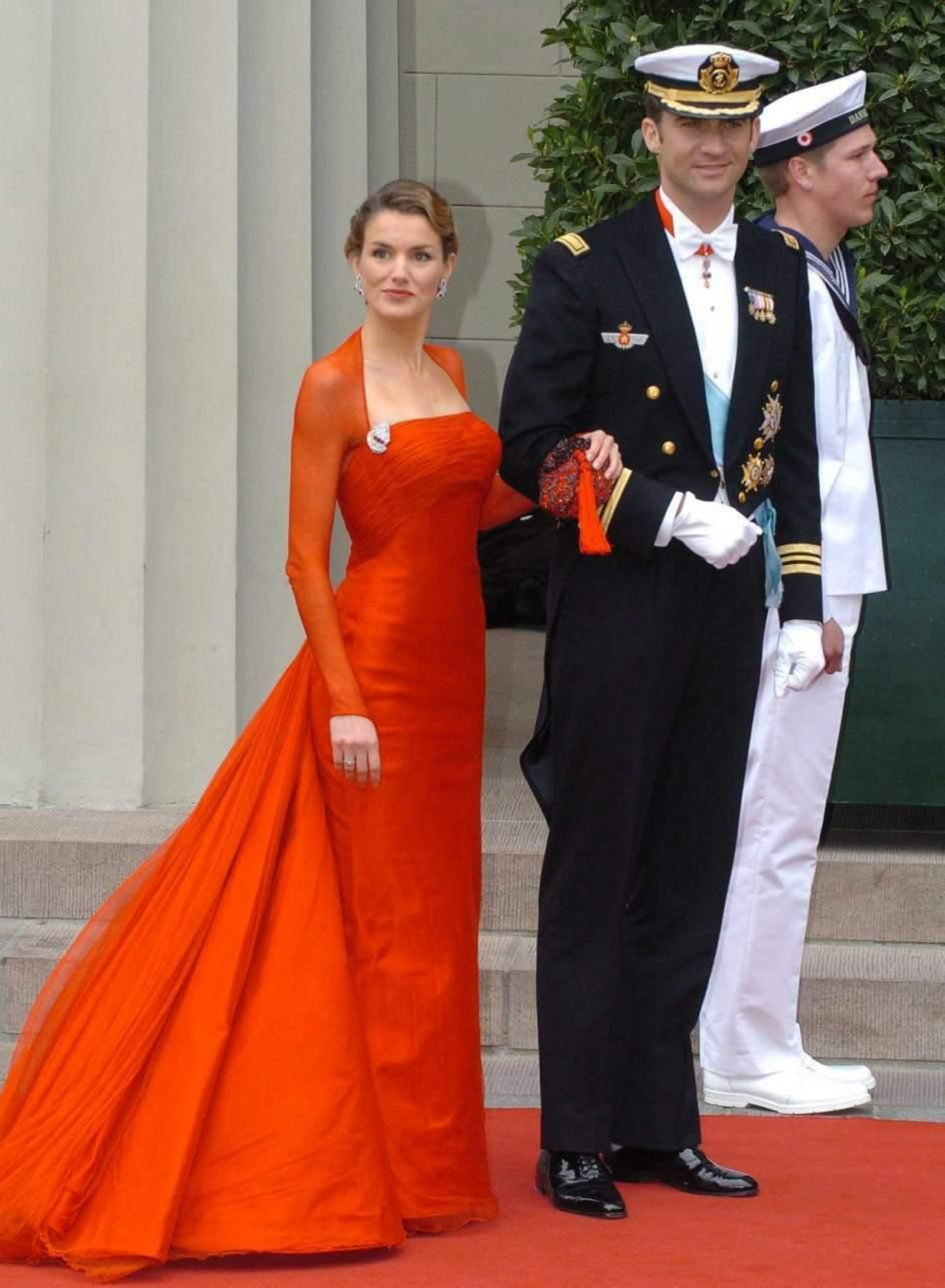 Doña Letizia, en 2004, junto al entonces príncipe Felipe en la boda de Federico de Dinamarca. Doña Letizia, en 2004, junto al entonces príncipe Felipe en la boda de Federico de Dinamarca.