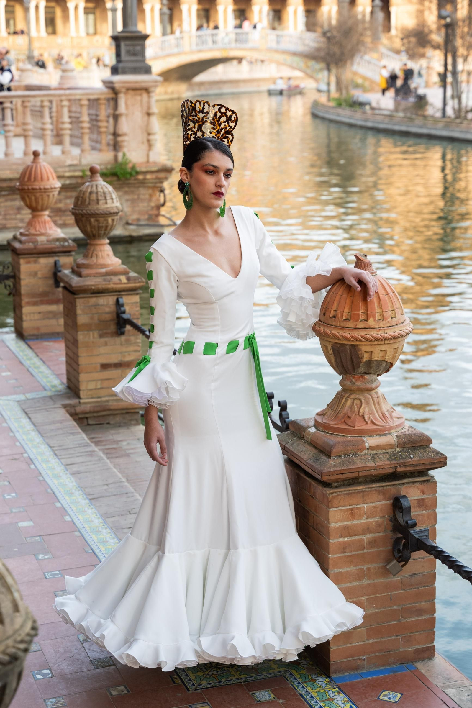 'Andalucía es blanca y verde', todas las fotos del desfile de moda flamenca
