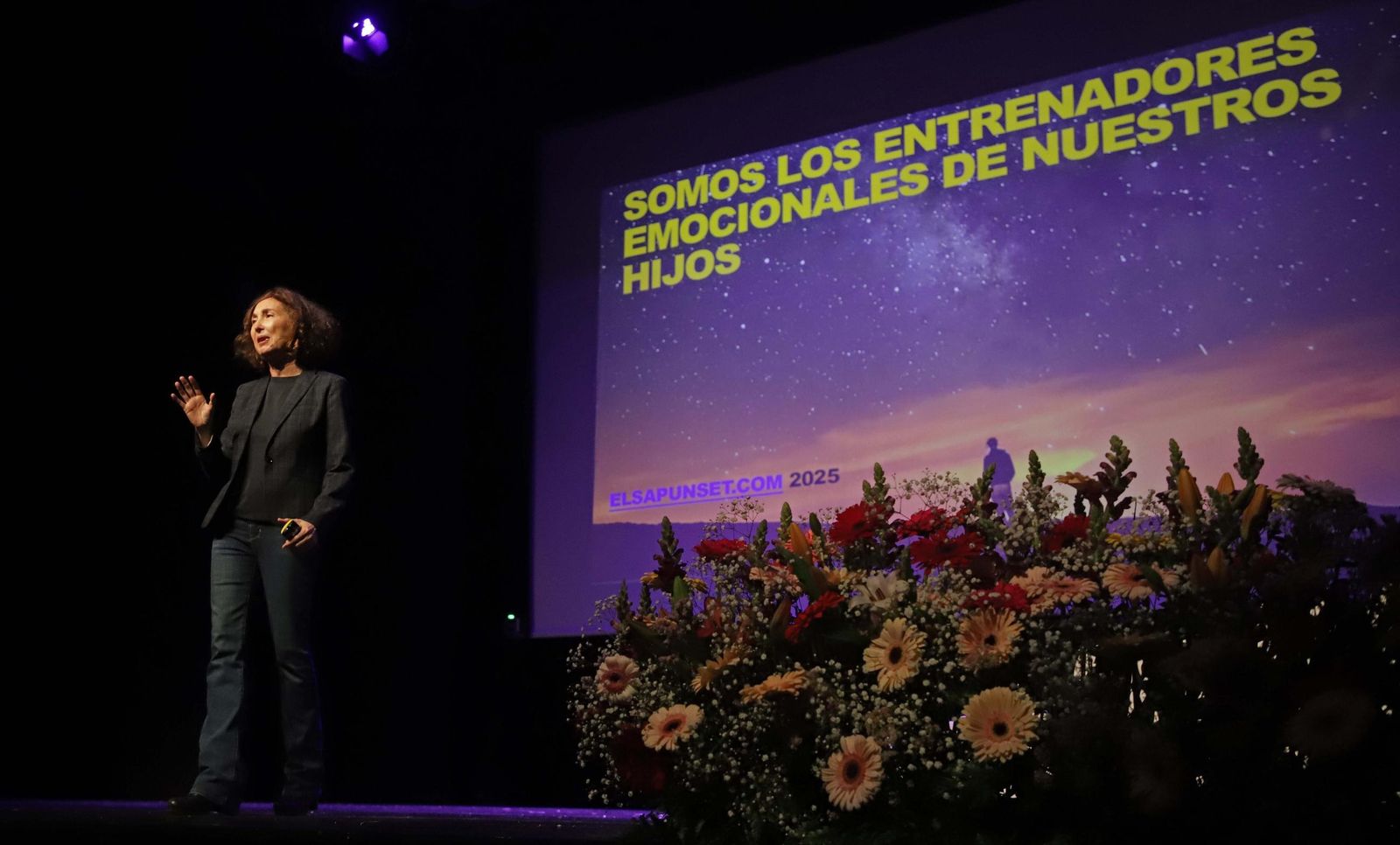 Elsa Punset defiende el optimismo inteligente en el ciclo Attendis Talks en Algeciras