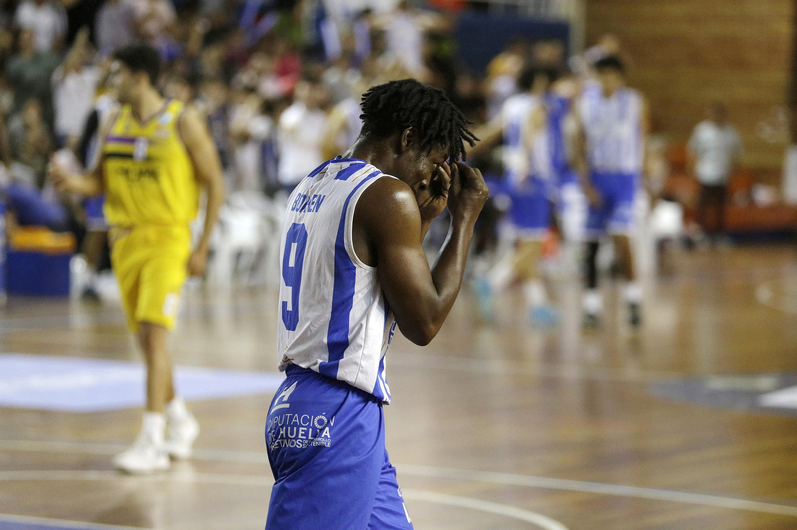 Imágenes del UE Mataró-Huelva Comercio en el Andrés Estrada