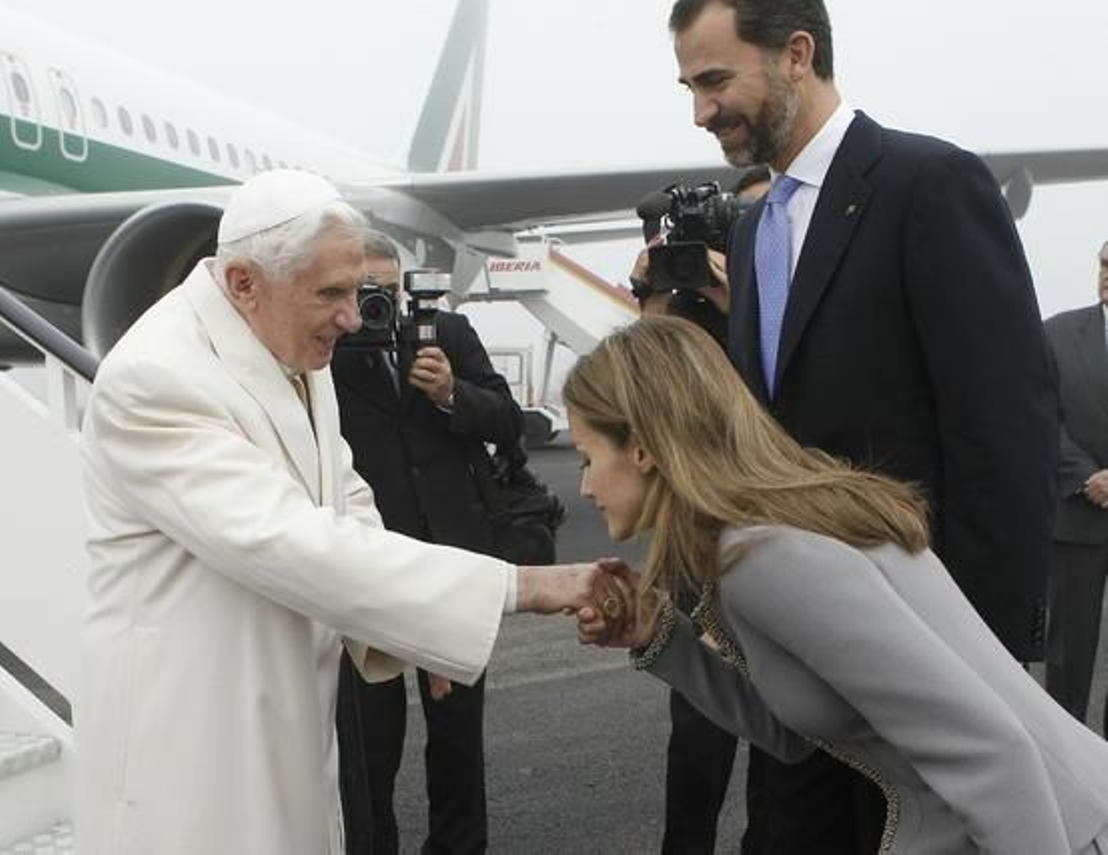 El papa Benedicto XVI realizó su primera parada en España en Santiago de Compostela. 

Foto: EFE