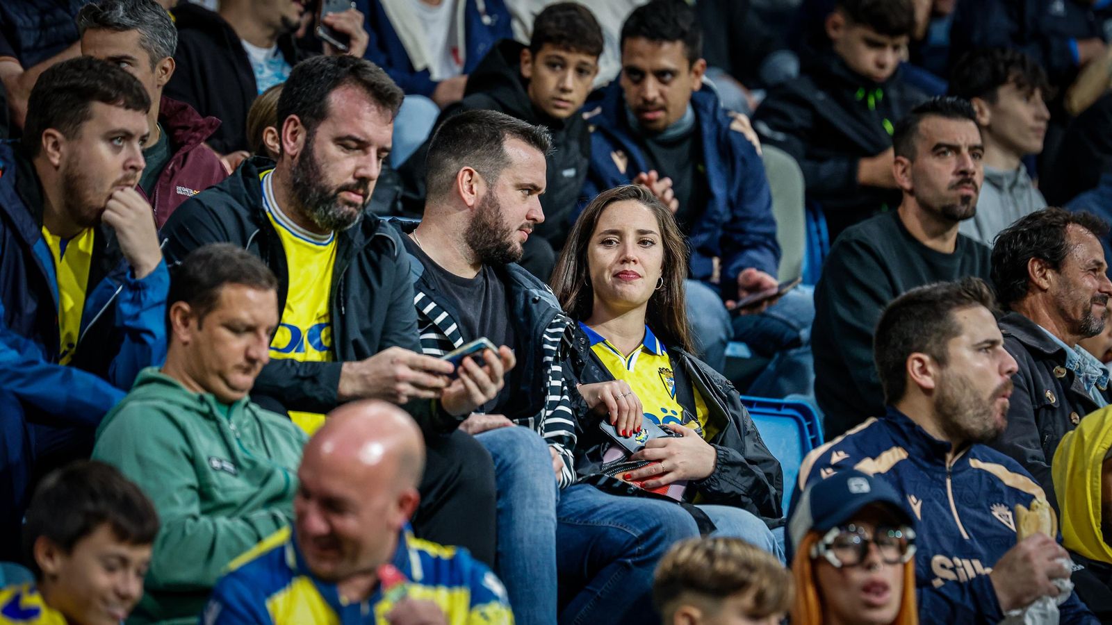 Búscate entre las imágenes del partido de futbol Cádiz CF - Málaga CF