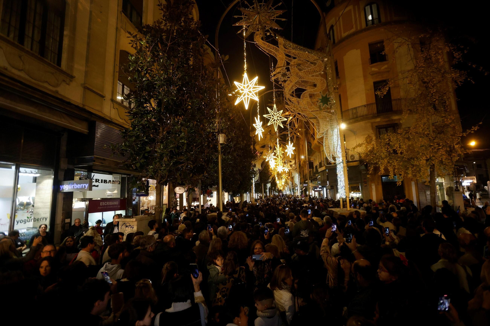 La inauguración del espectáculo de luz y sonido de Cruz Conde, en imágenes