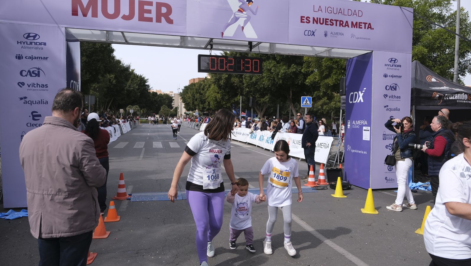 Imágenes de la Carrera de la Mujer 2023 en Almería
