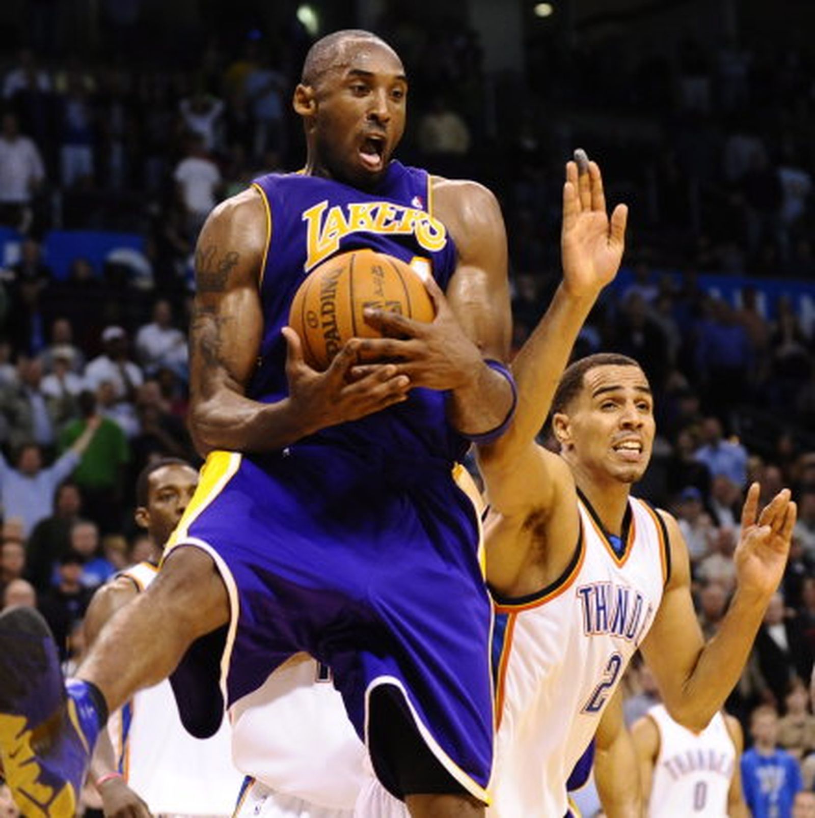 Sobreesfuerzo de Bryant sin Gasol (98-101)