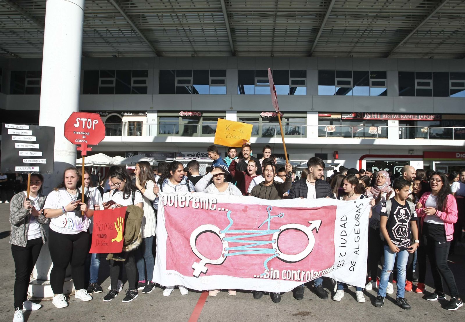 Manifestación contra la violencia de género en Algeciras