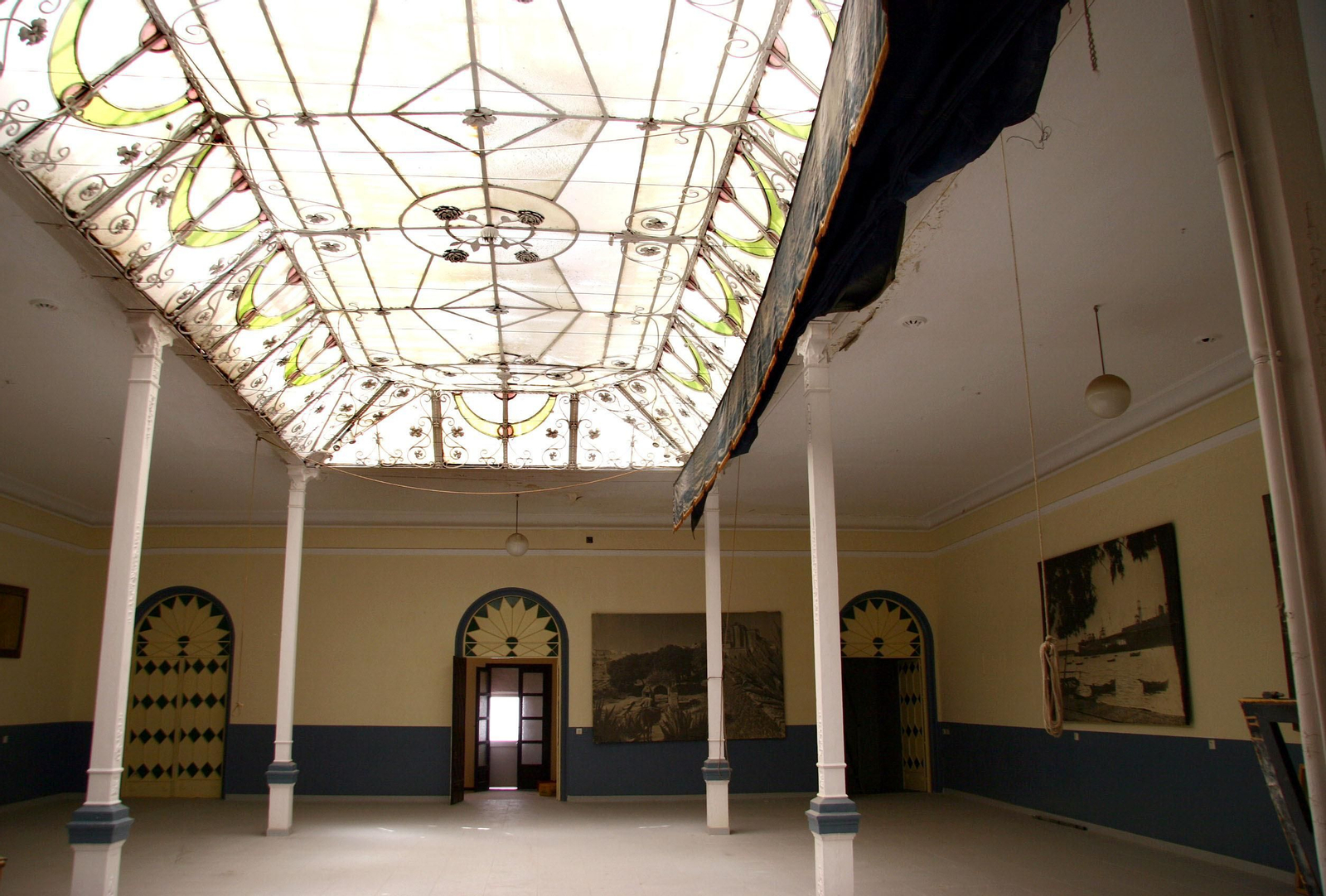 Interior de la antigua sede del Círculo Mercantil.