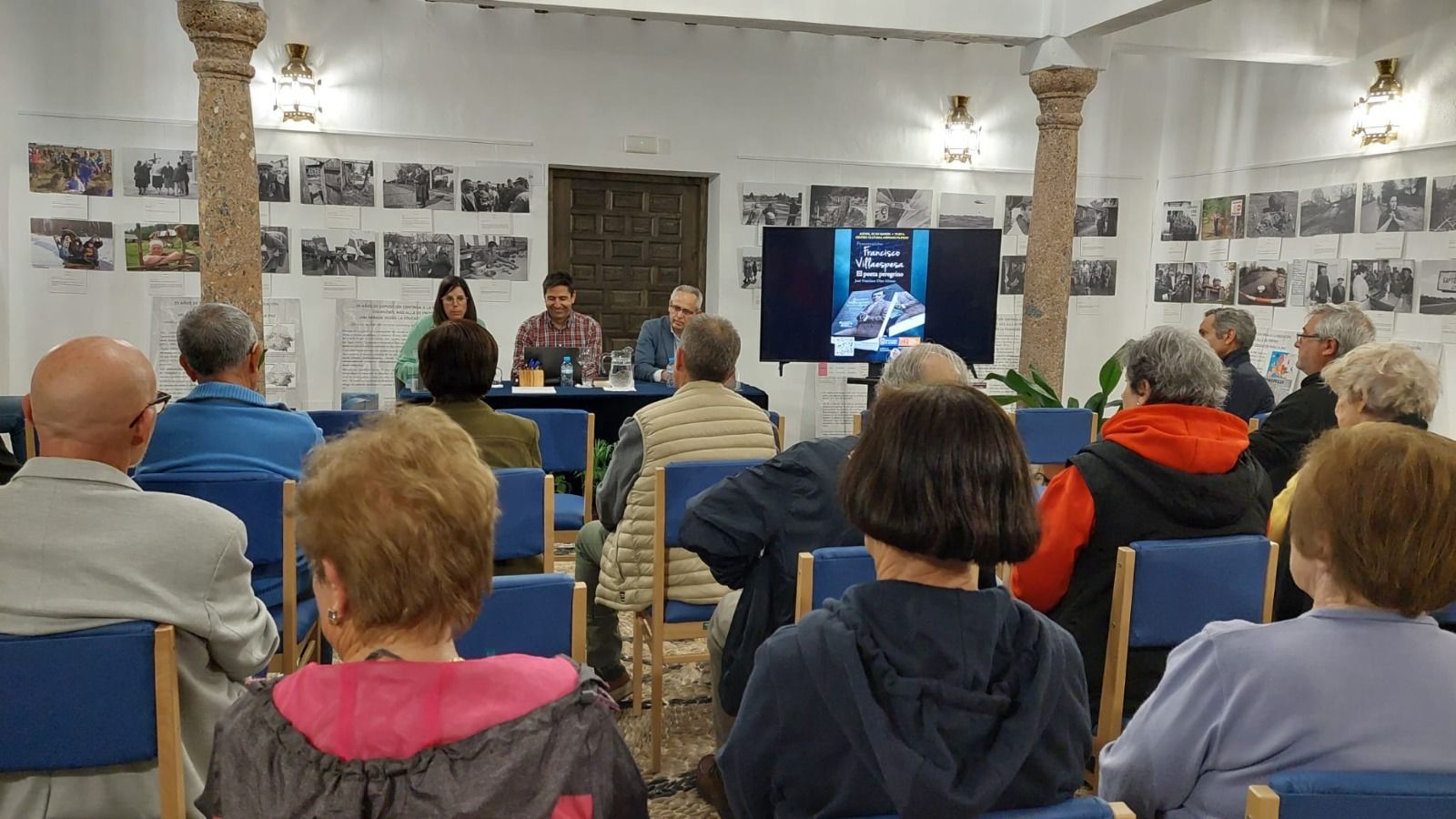 Acto de presentación del libro con Almudena Morales, José Francisco Díaz Alonso y Mario Pulido.