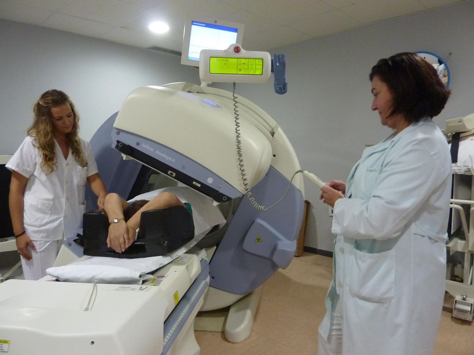 Realización de una prueba radiodiagnóstica en el Juan Ramón Jiménez.