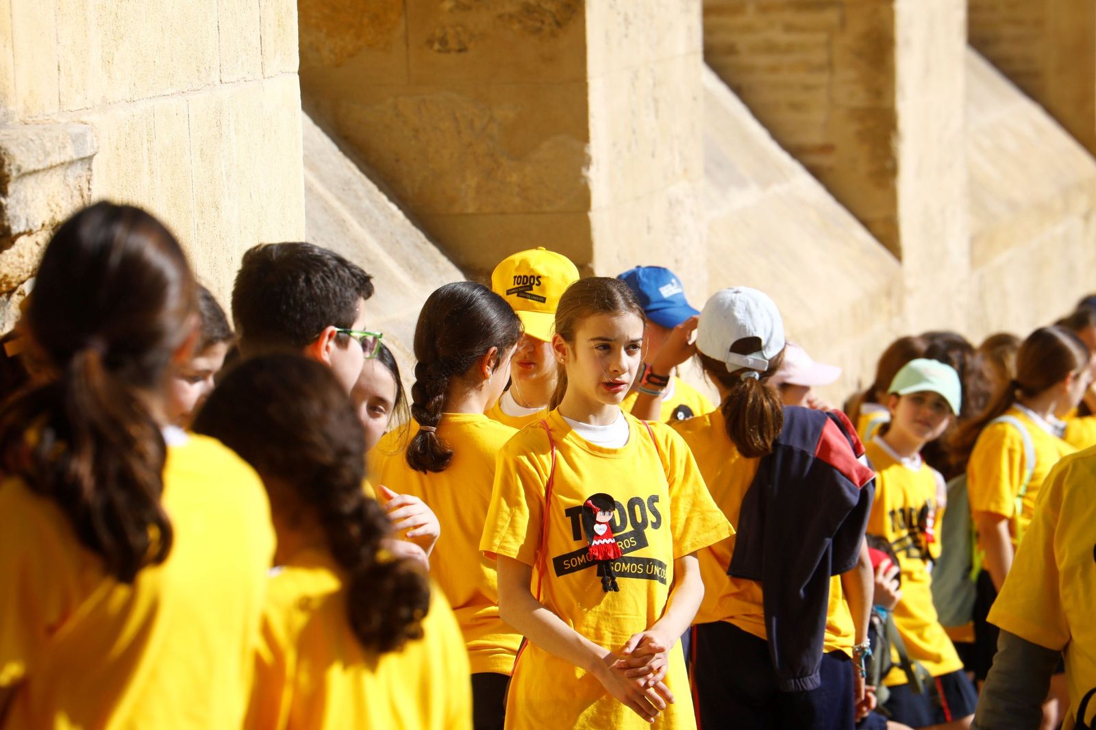 Las mejores imágenes del abrazo a la Mezquita-Catedral por las enfermedades raras