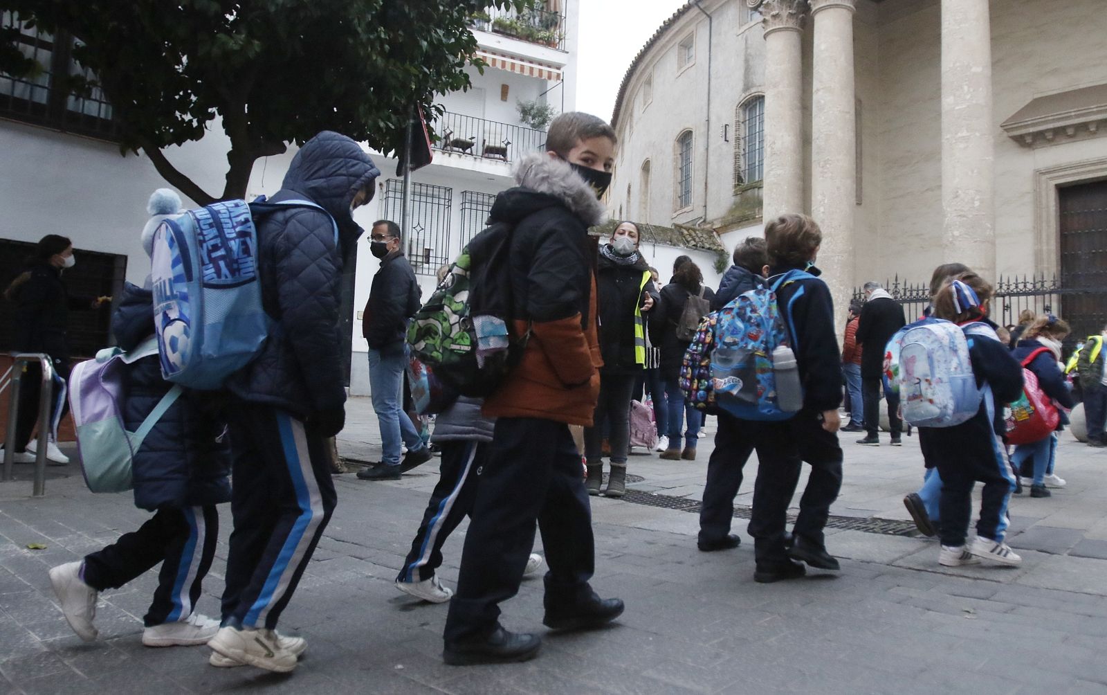 Las imágenes de la vuelta al colegio en Córdoba tras las vacaciones de Navidad