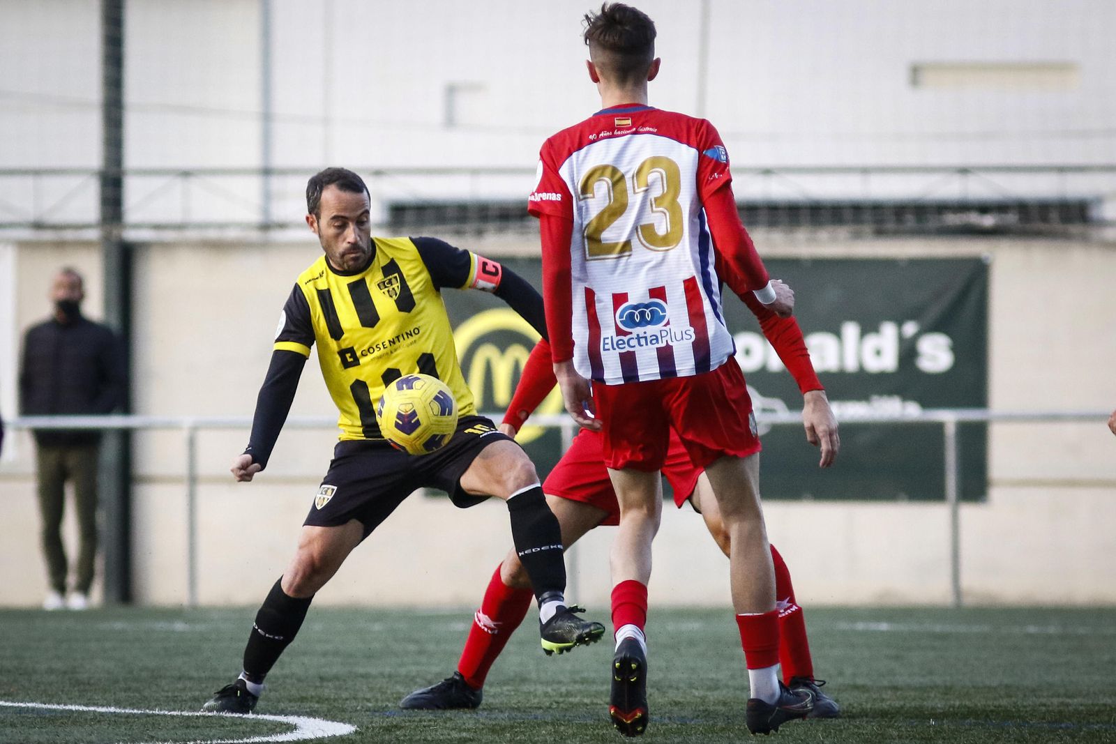 Acción de un partido anterior jugado por el Arenas en casa