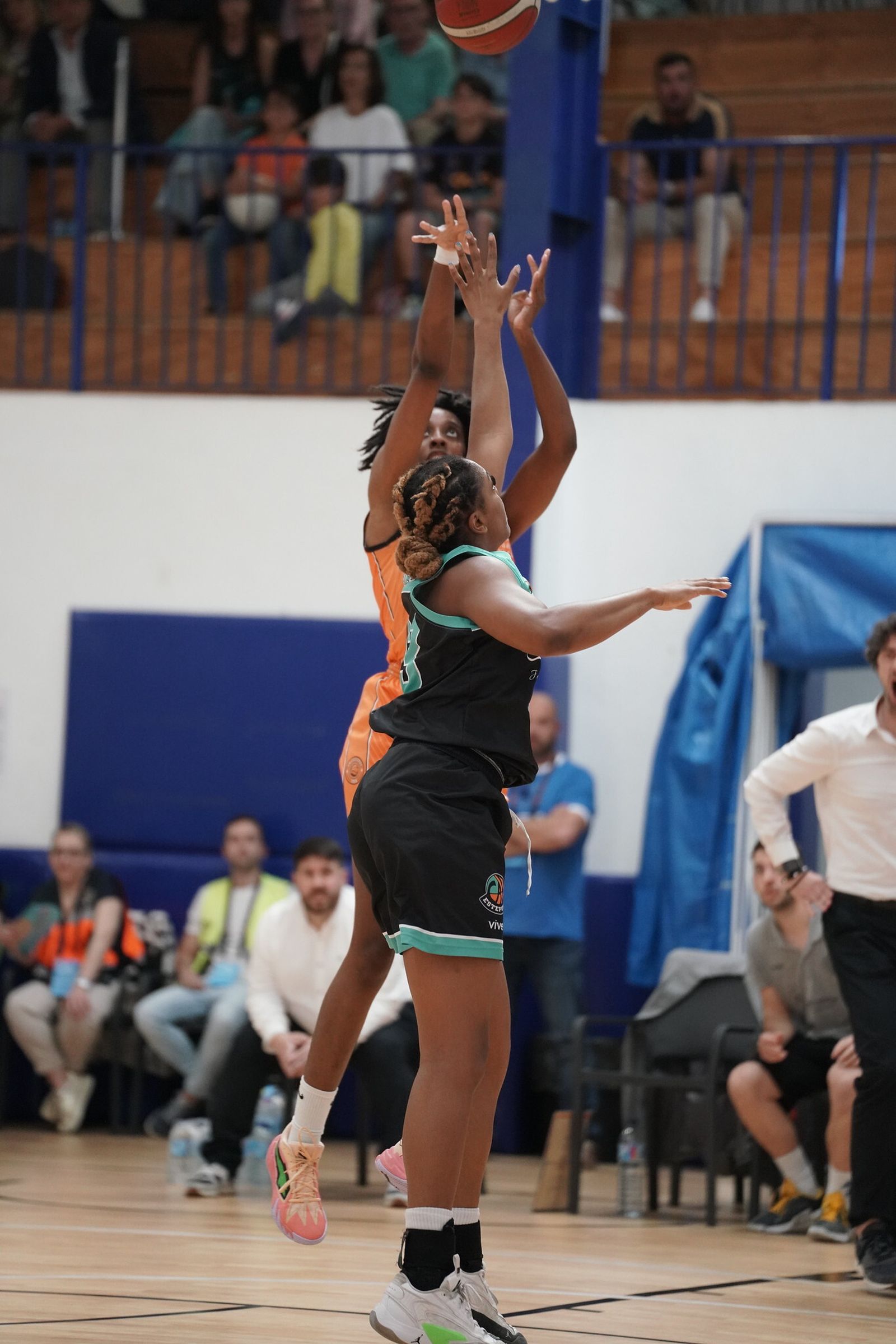 Ambientazo en Estepona para la Final Four de ascenso a Liga Femenina