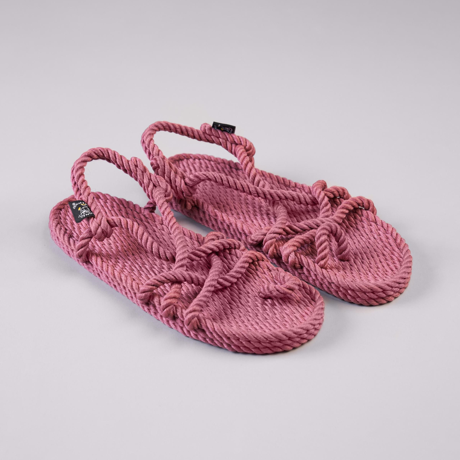 Modelo TOE JOE MAUVE, de la colección primavera-verano de Nomadic State of Mind.