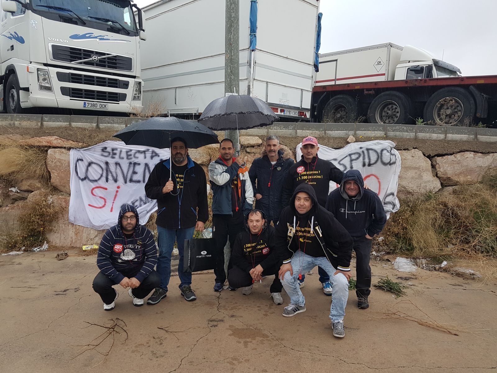 Trabajadores de Grupo Selecta en Almería secundando la huelga.