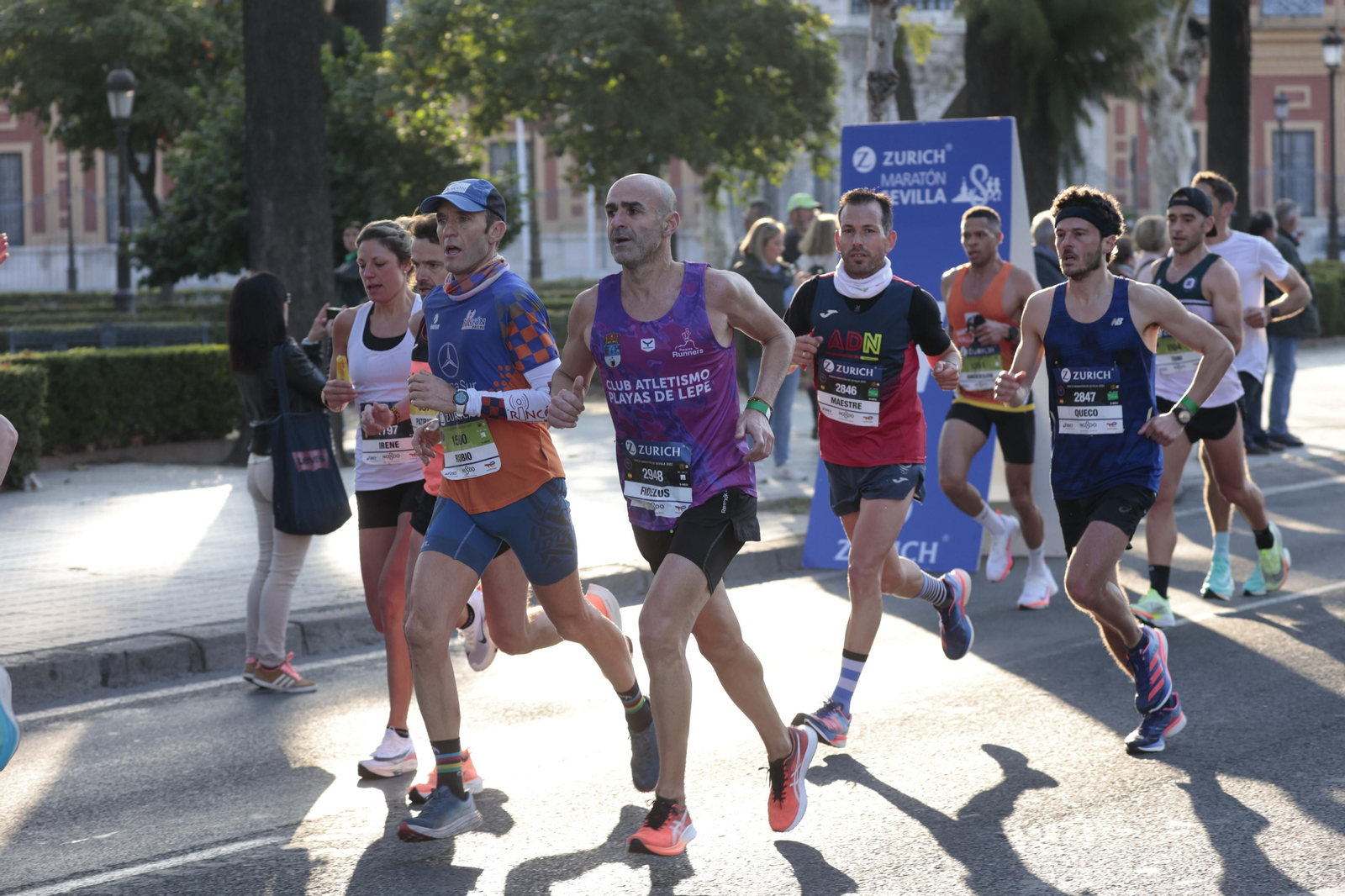 Las imágenes de la Maratón de Sevilla 2022 (7)