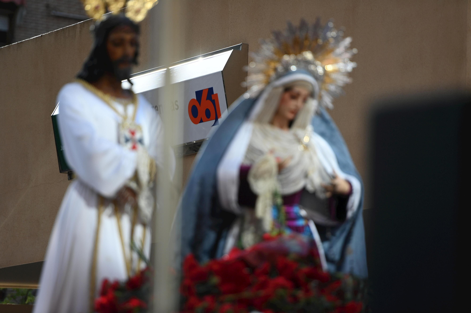 La misa del alba y el traslado del Cautivo, en fotos