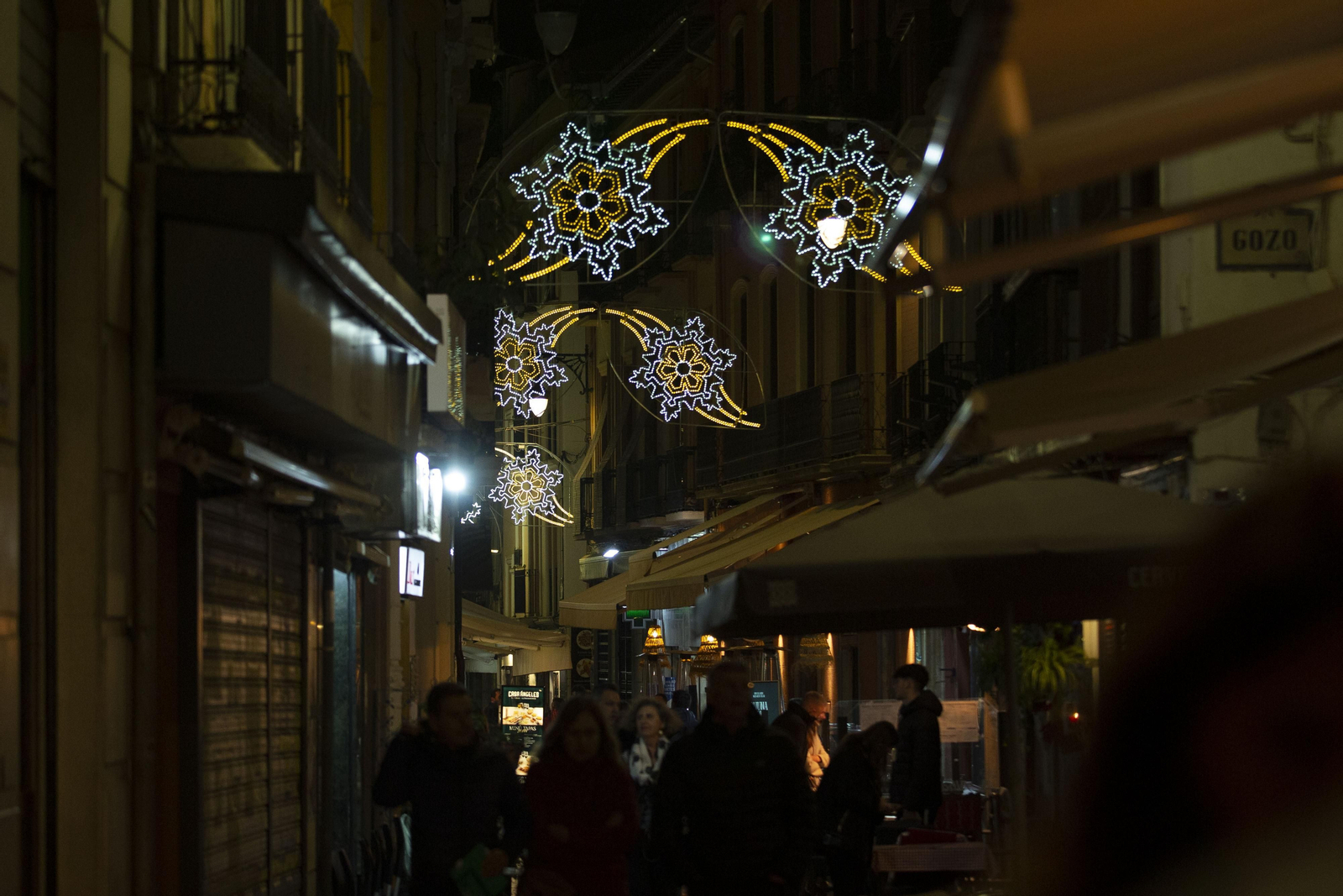 Granada enciende su Navidad: así lucen las calles