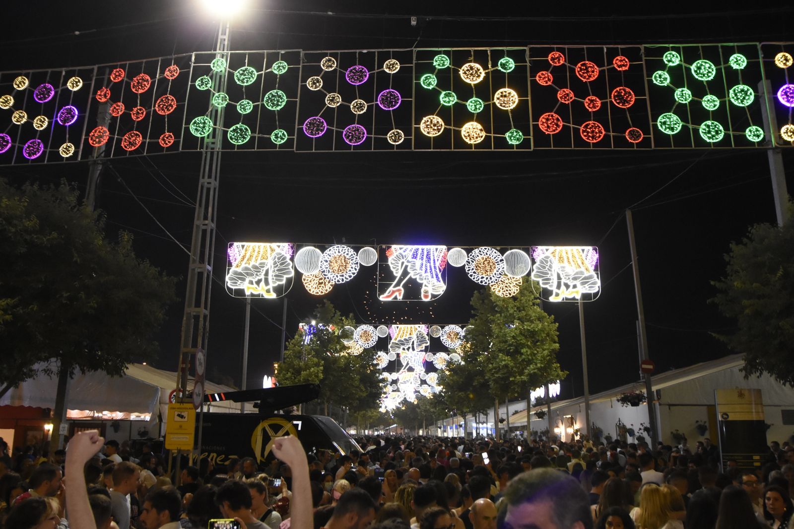 El encendido de la portada de la Feria de Córdoba, en fotografías