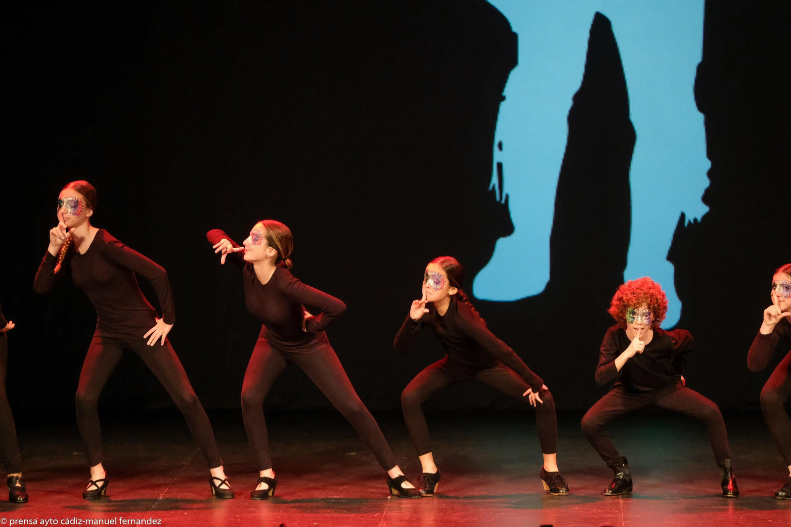 La final comenzó con un homenaje a Juan Carlos Aragón y Manolo Santander a cargo de los alumnos de la Escuela de Artes Escénicas Marta Ortiz.