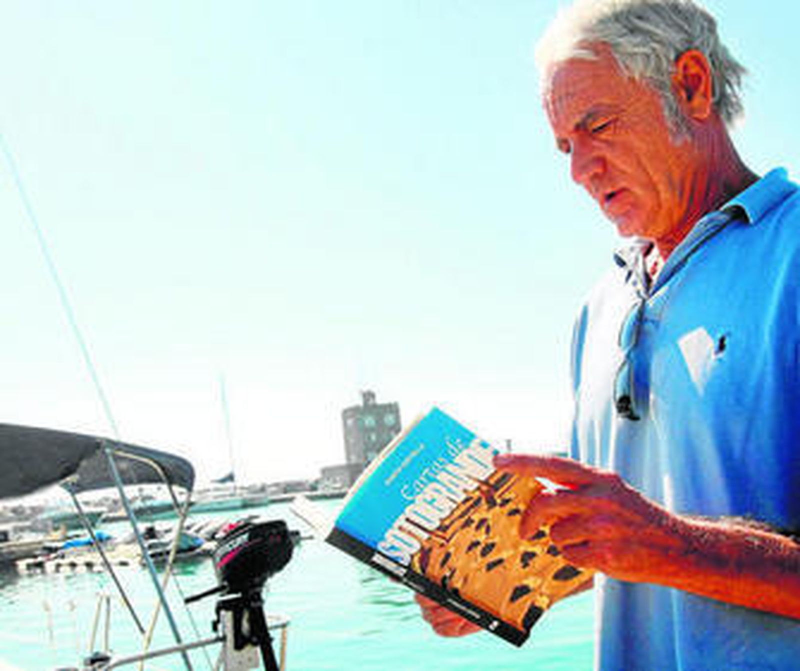 Joaquín Santaella, fotografiado durante la mañana de ayer en el puerto de Sotogrande.