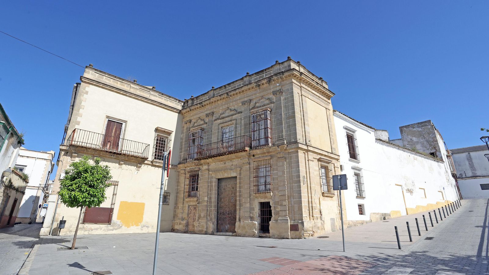 Casa de los Condes de Montegil, donde irá un hotel de 5 estrellas junto a dos fincas colindantes. Casa de los Condes de Montegil, donde irá un hotel de 5 estrellas junto a dos fincas colindantes.