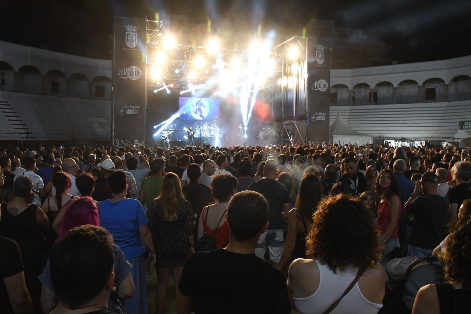 La plaza de toros de San Roque, llena en el II San Rock Festival.