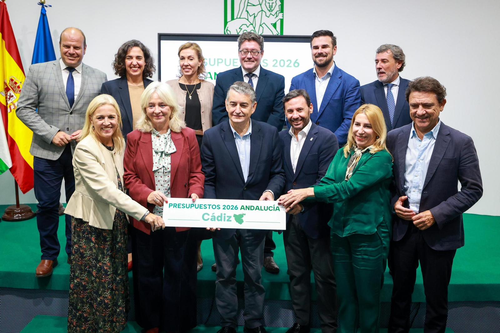 El consejero Antonio Sanz, junto con los delegados de la Junta en la provincia de Cádiz, tras la presenctación d elos Presupuestos para 2026 El consejero Antonio Sanz, junto con los delegados de la Junta en la provincia de Cádiz, tras la presenctación d elos Presupuestos para 2026