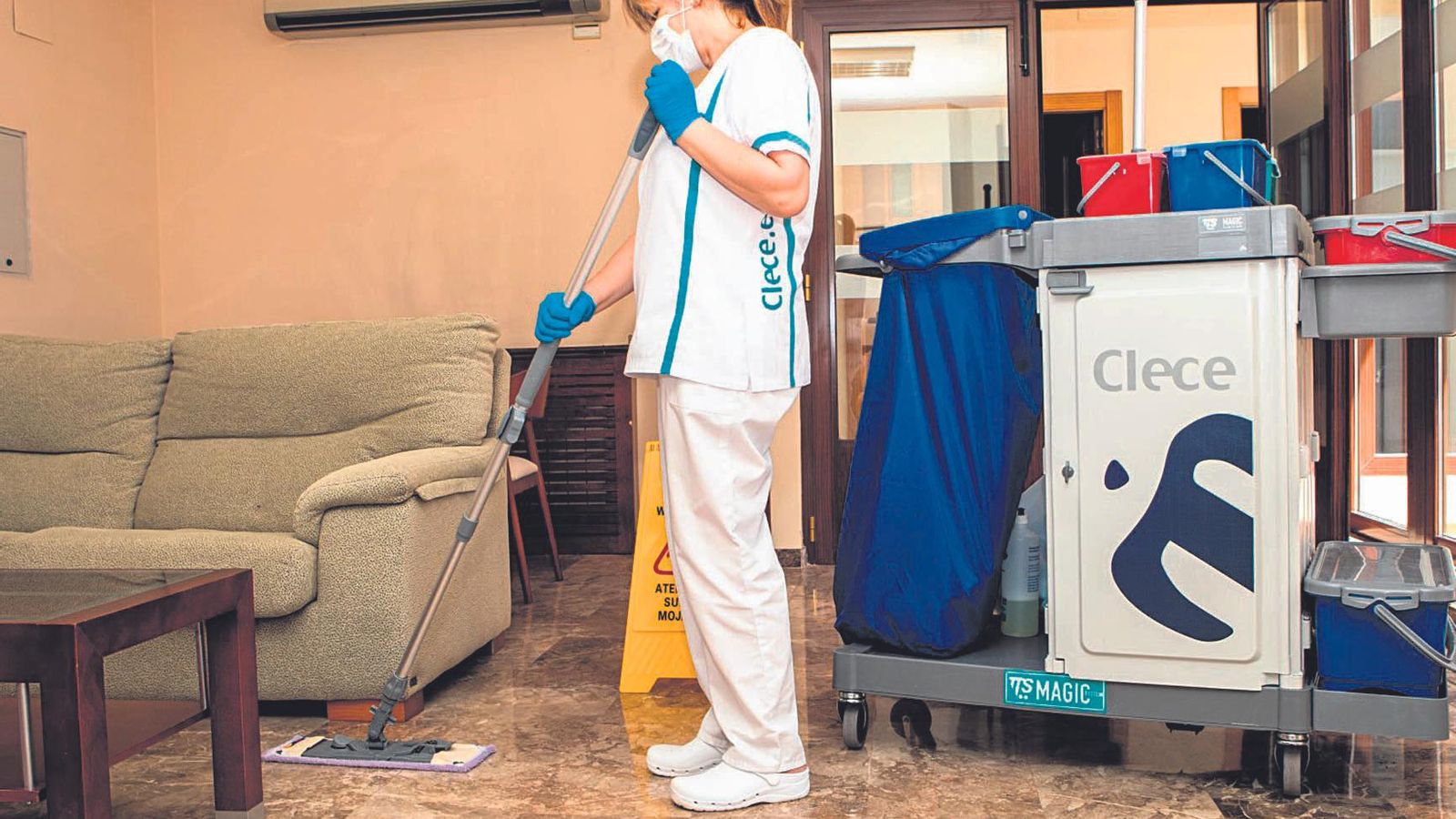 Carro de limpieza especial.